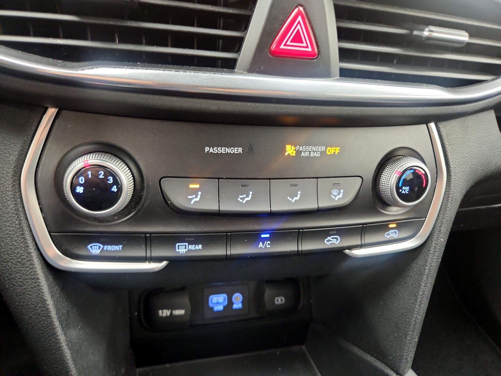 Thumbnail: 2019 Hyundai Santa Fe - 16