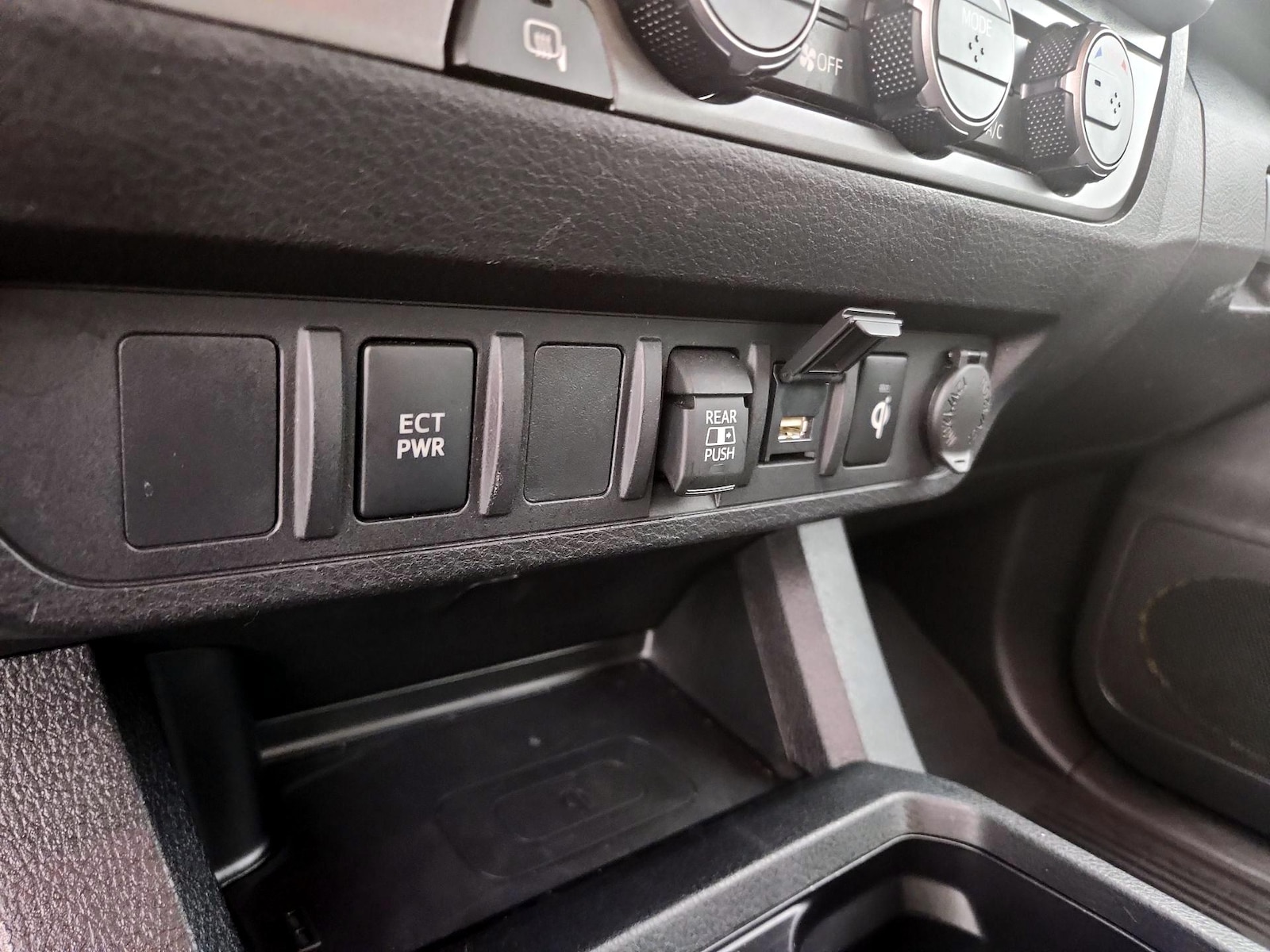 2023 Toyota Tacoma TRD Sport - Photo 19