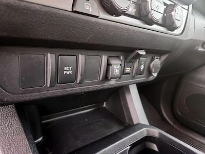 USB/AUX Ports