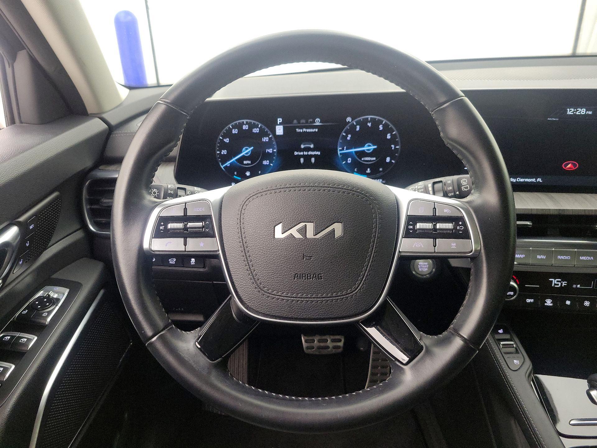 Thumbnail: 2023 Kia Telluride - 10