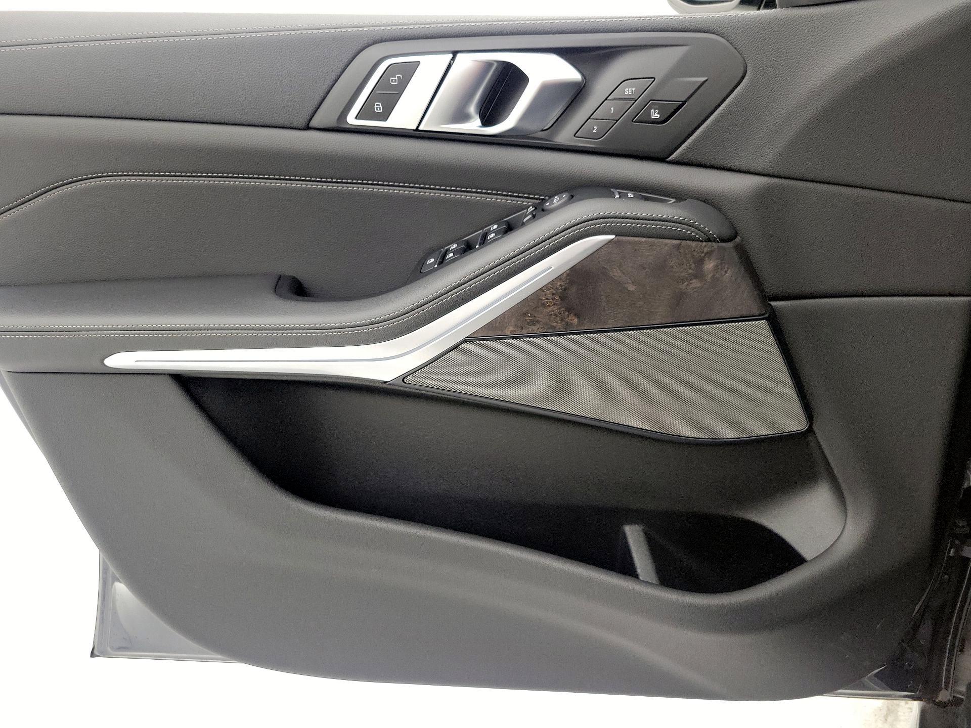 Thumbnail: 2021 BMW X5 - 12