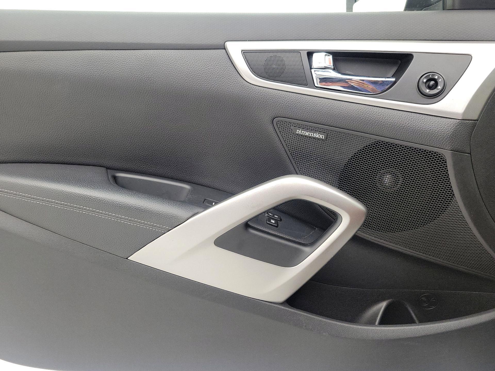 Thumbnail: 2014 Hyundai Veloster - 12