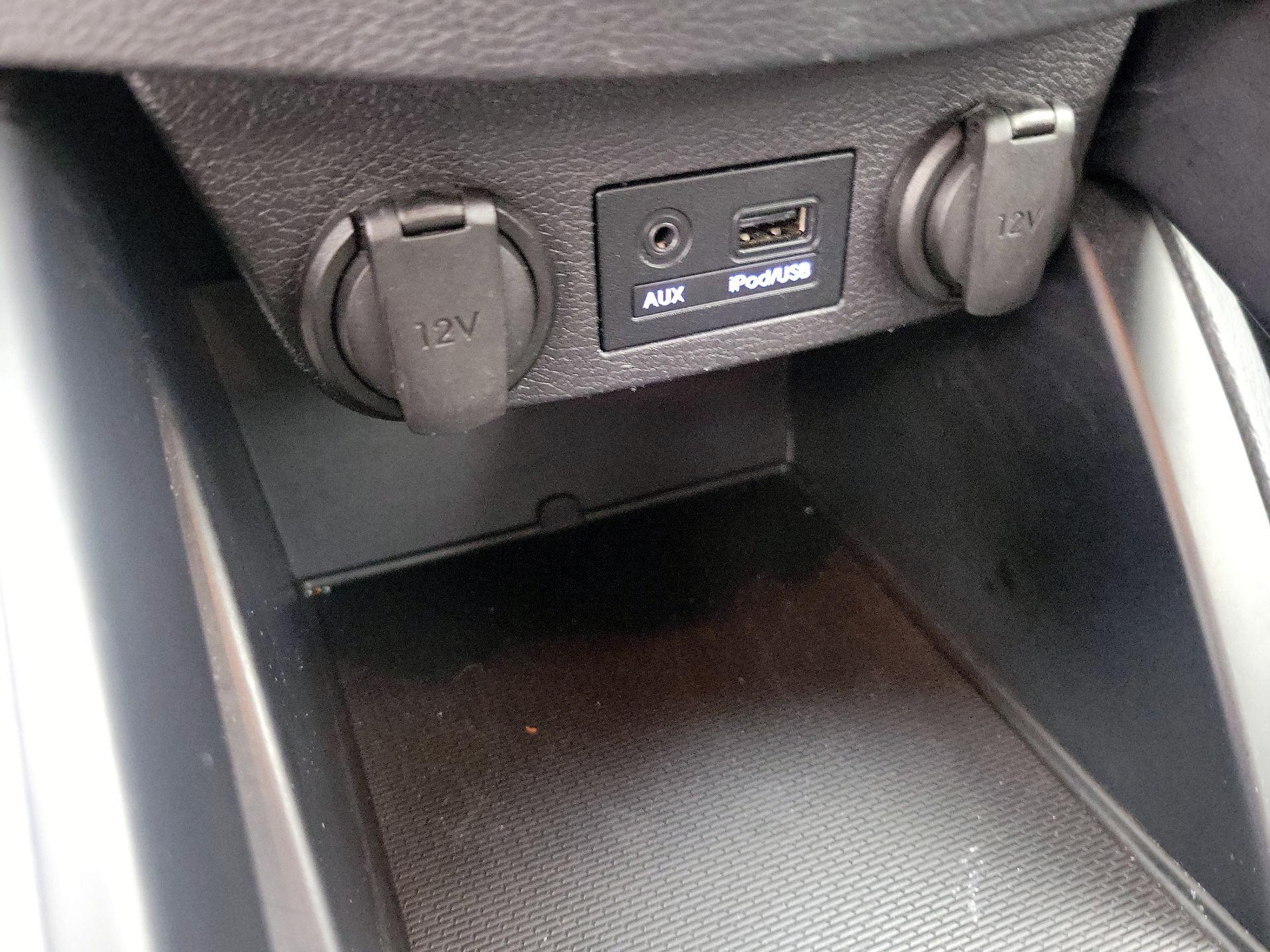 Thumbnail: 2014 Hyundai Veloster - 18