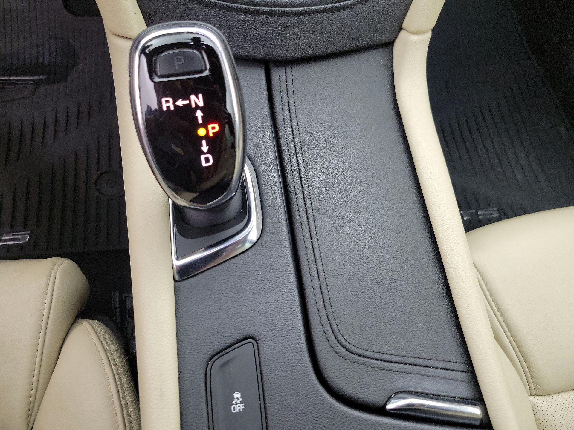 Thumbnail: 2017 Cadillac XT5 - 18