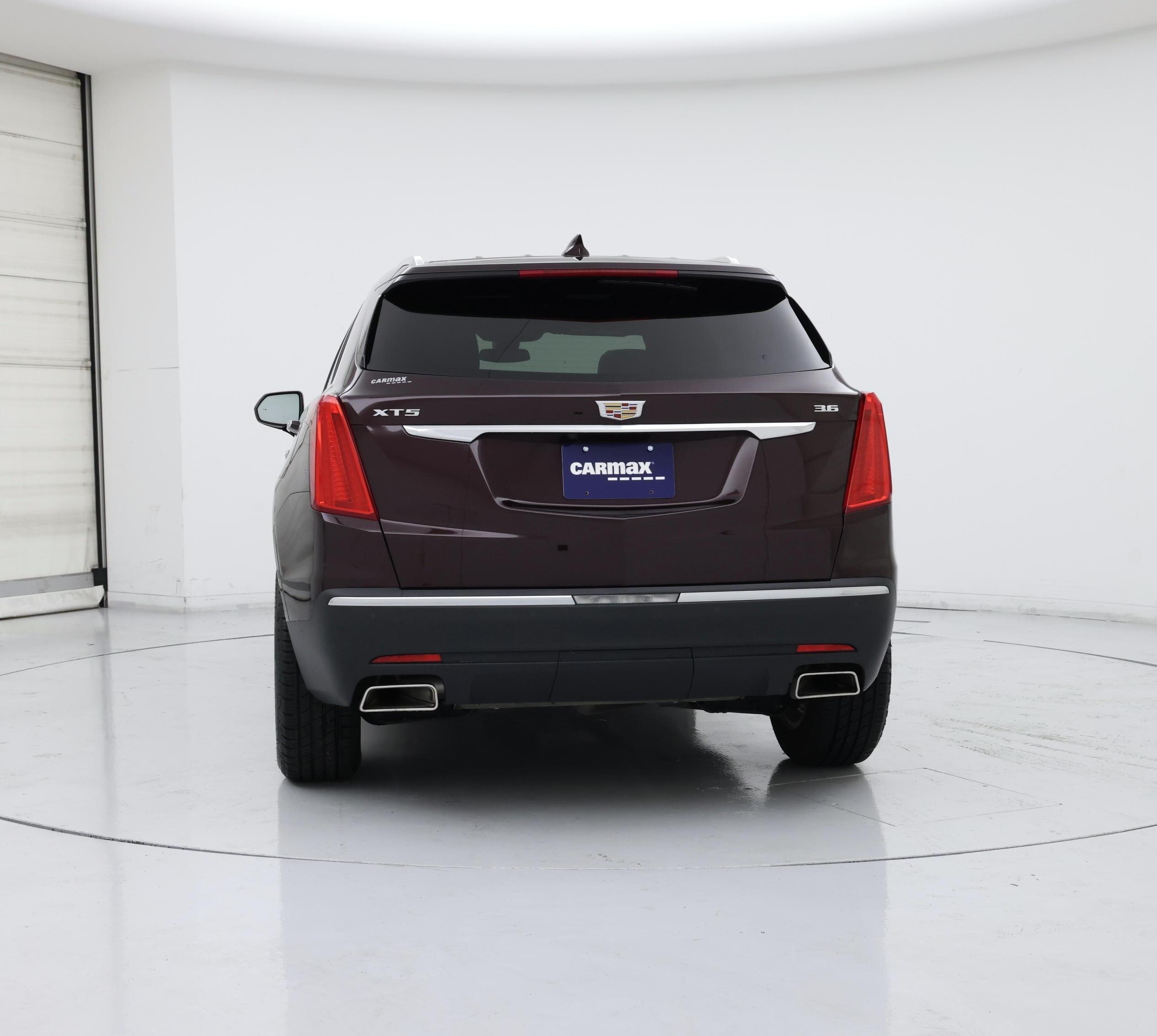 Thumbnail: 2017 Cadillac XT5 - 6