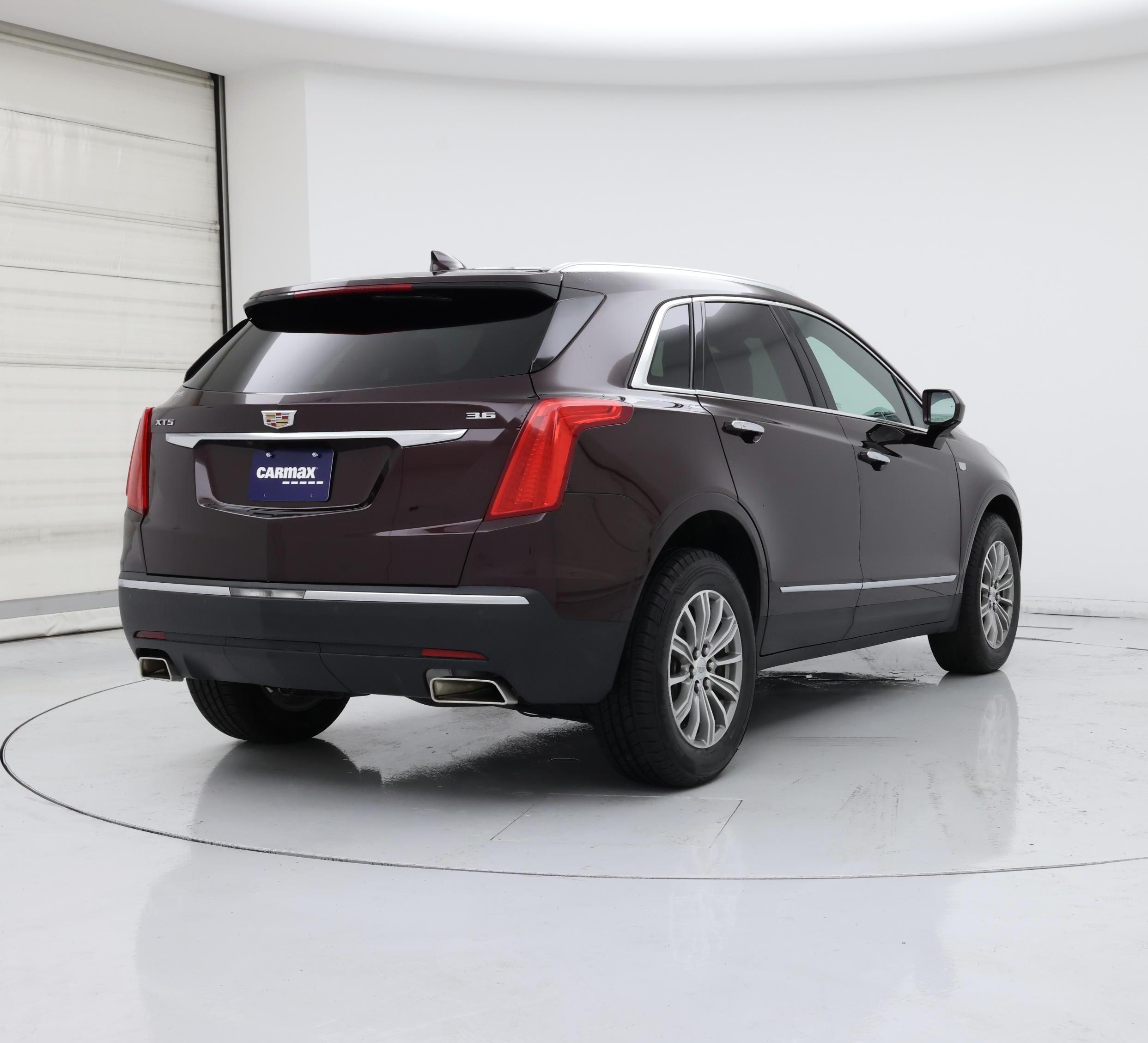 Thumbnail: 2017 Cadillac XT5 - 8