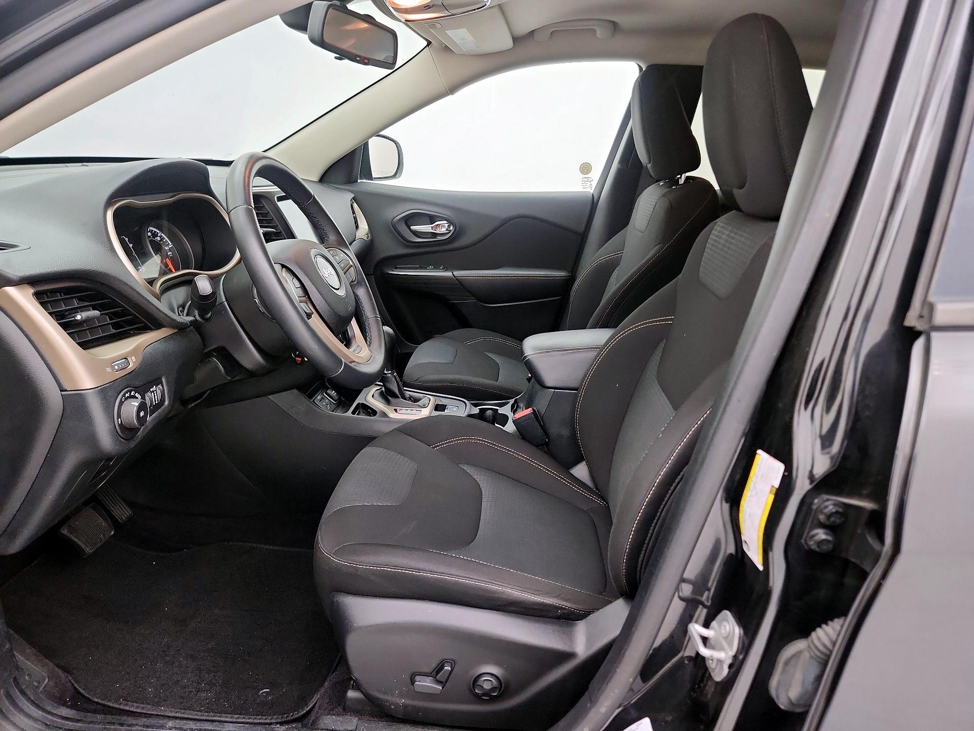 Thumbnail: 2016 Jeep Cherokee - 11