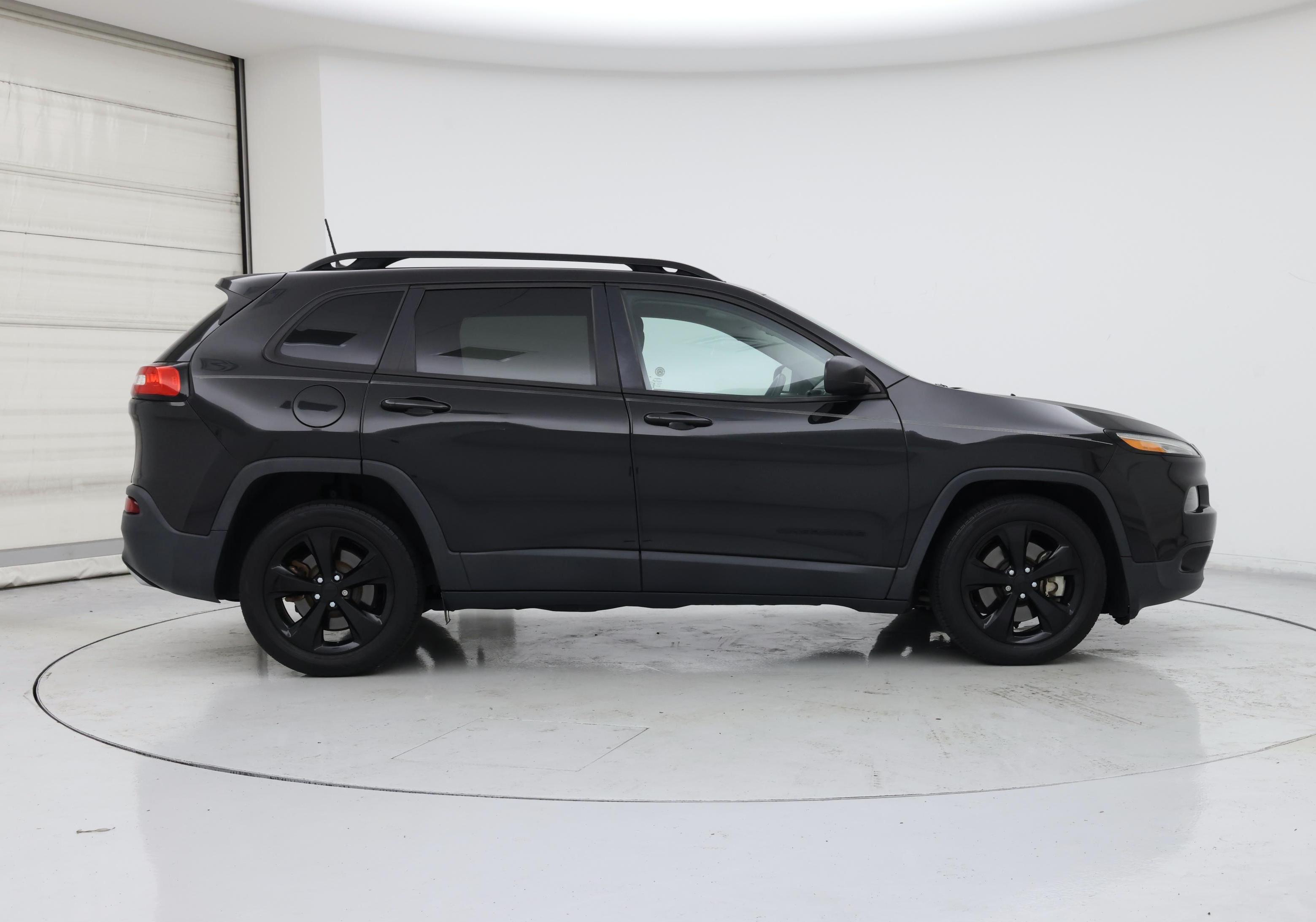 Thumbnail: 2016 Jeep Cherokee - 7