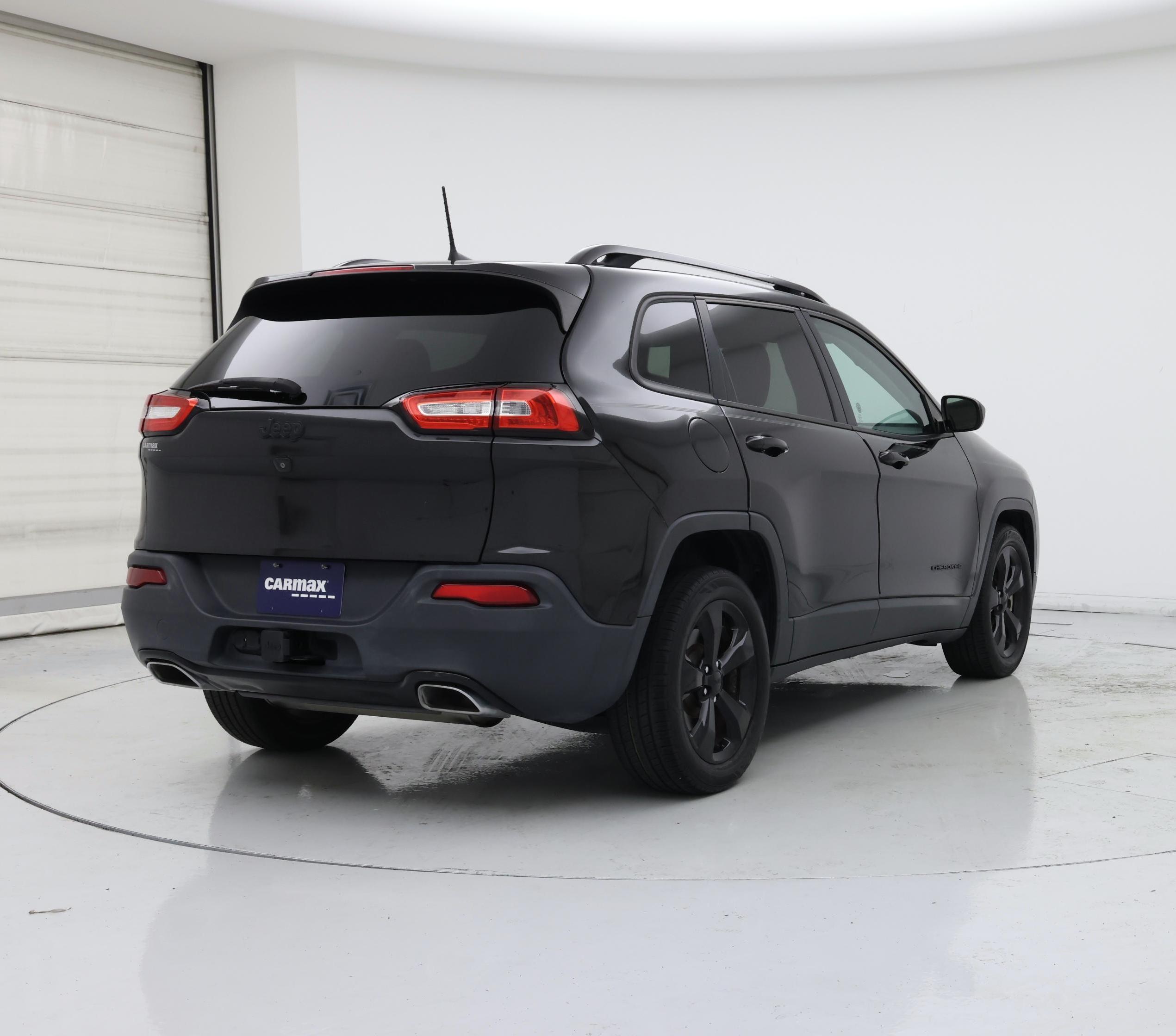Thumbnail: 2016 Jeep Cherokee - 8