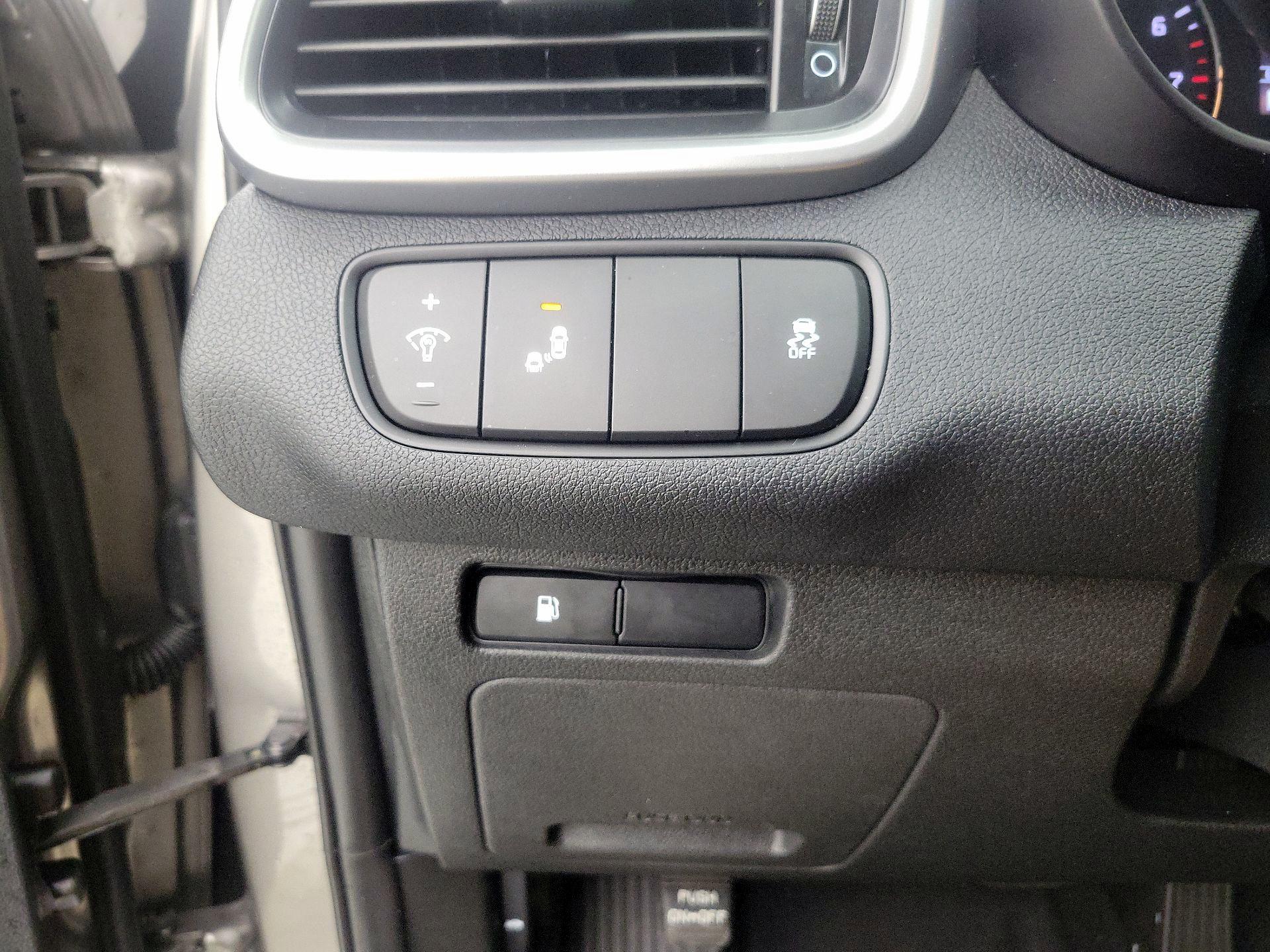 Thumbnail: 2019 Kia Sorento - 13