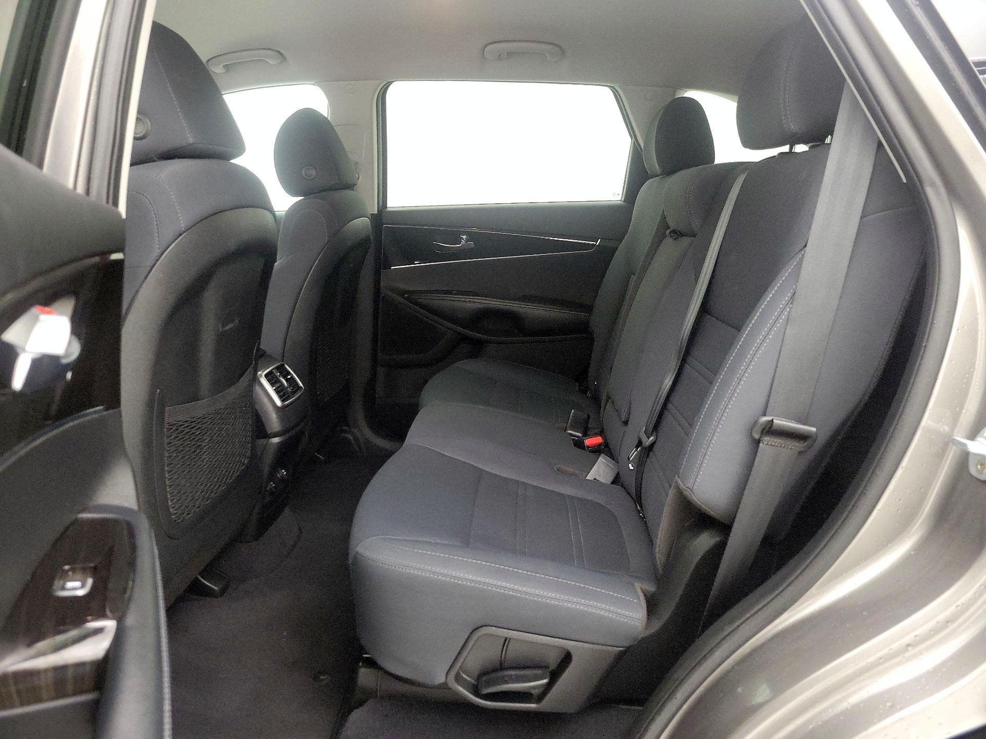 Thumbnail: 2019 Kia Sorento - 19