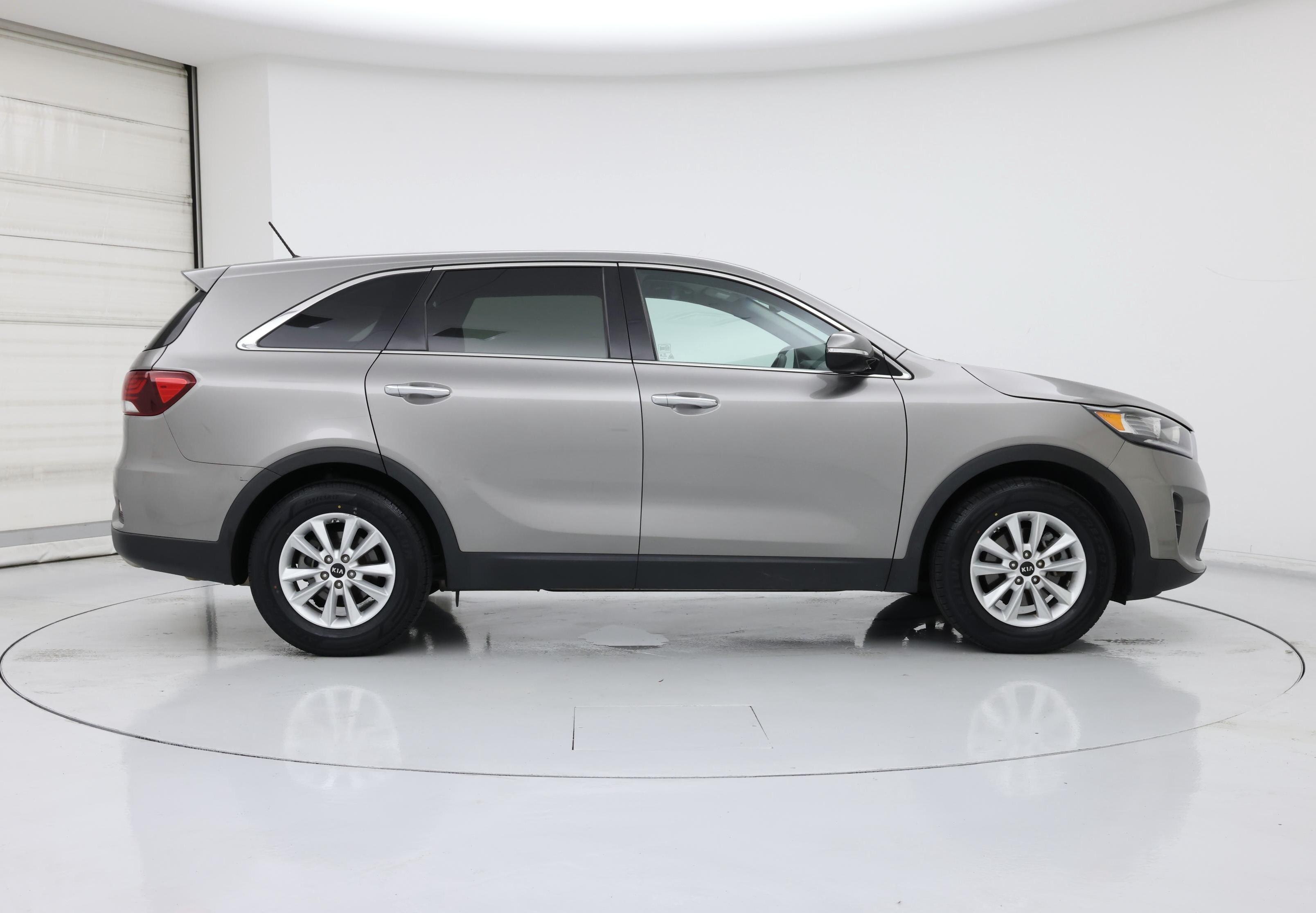 Thumbnail: 2019 Kia Sorento - 7