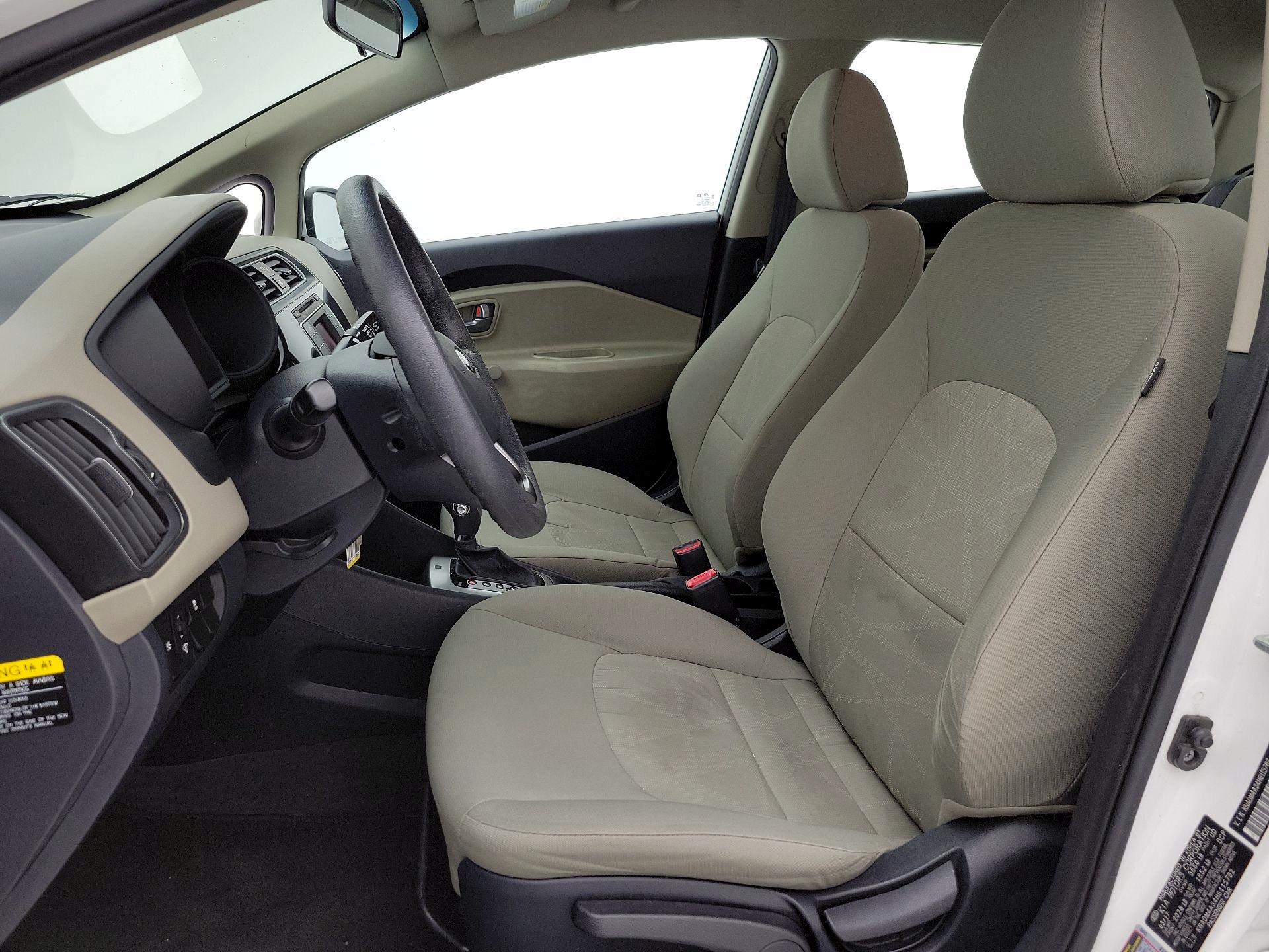 Thumbnail: 2017 Kia Rio - 11