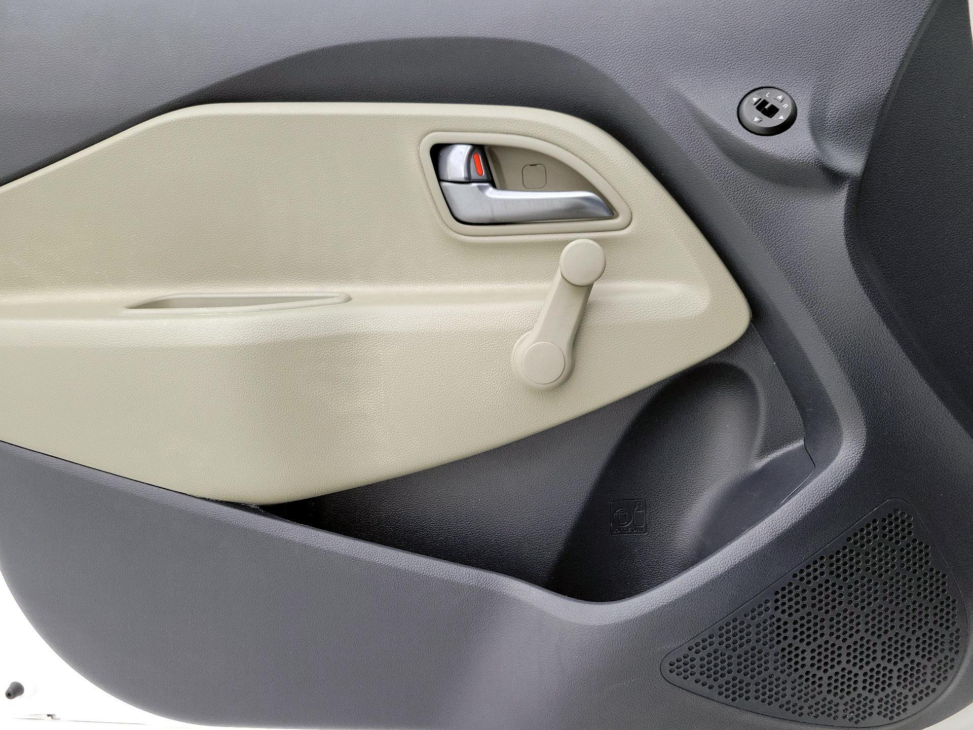 Thumbnail: 2017 Kia Rio - 12