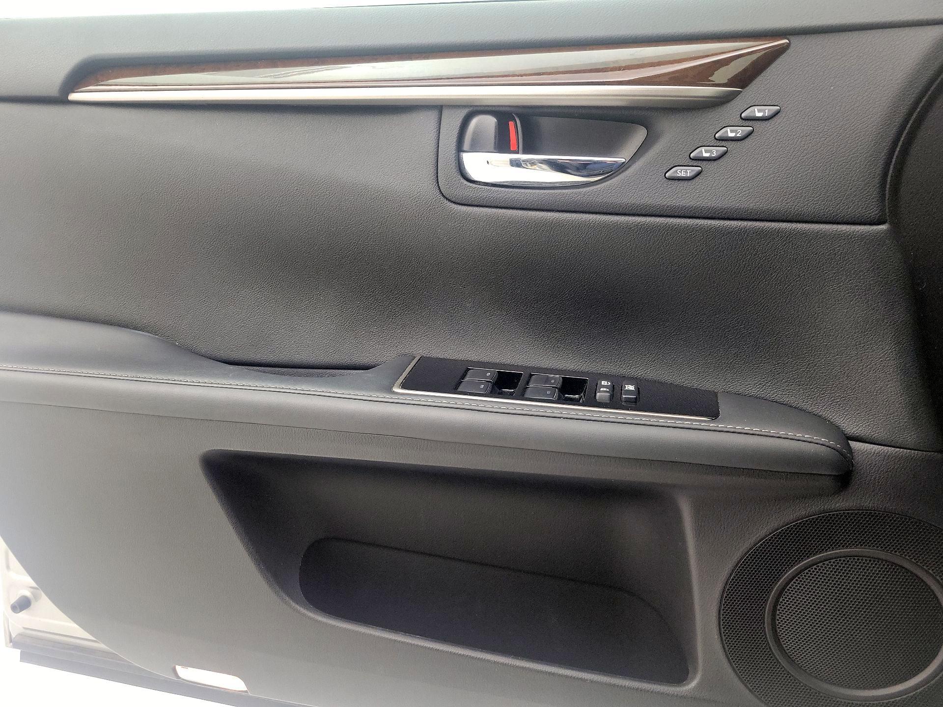 Thumbnail: 2016 Lexus ES - 12