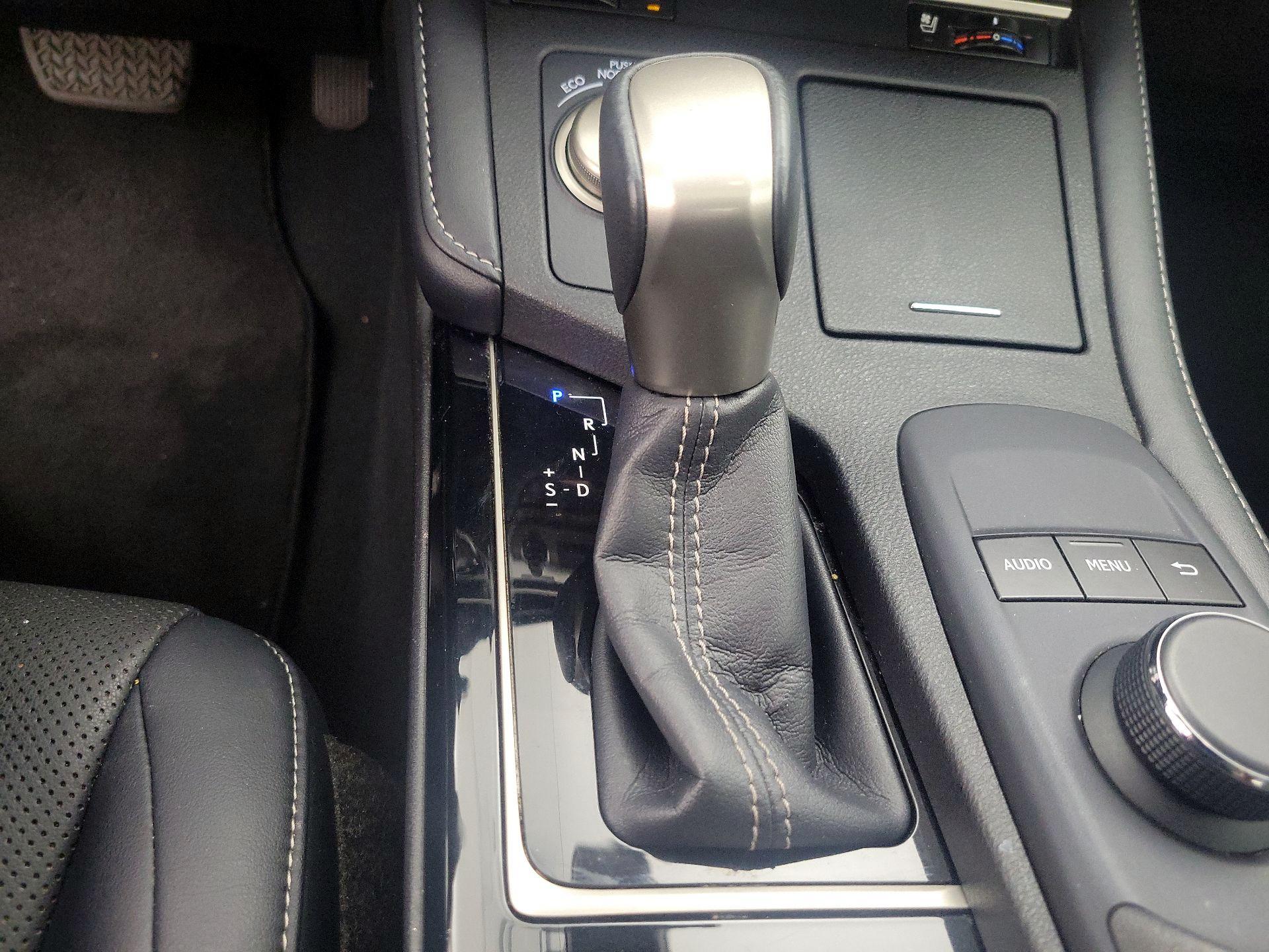 Thumbnail: 2016 Lexus ES - 17