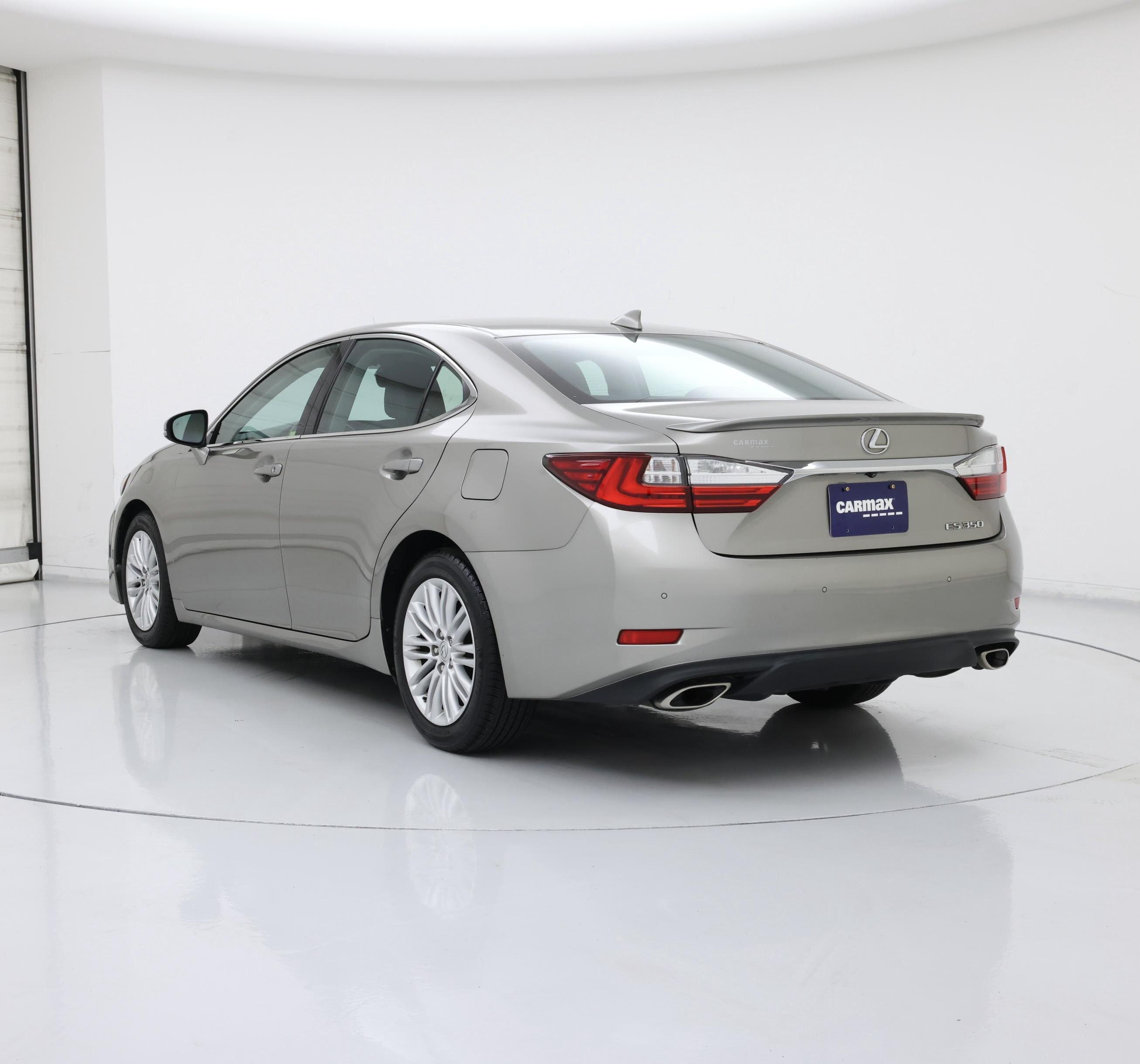 Thumbnail: 2016 Lexus ES - 2