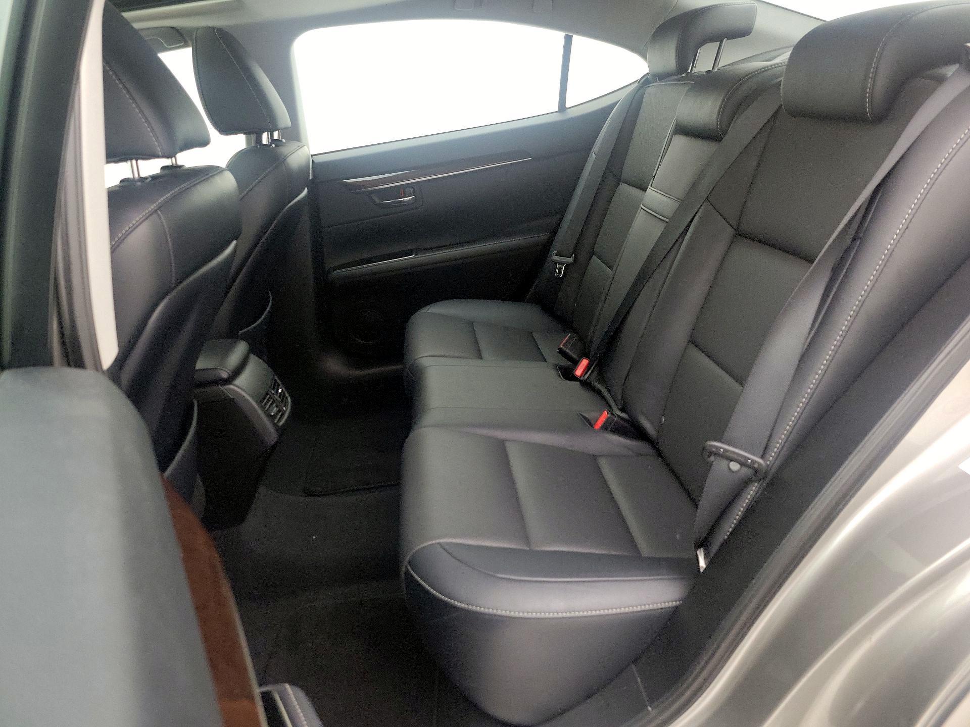 Thumbnail: 2016 Lexus ES - 20