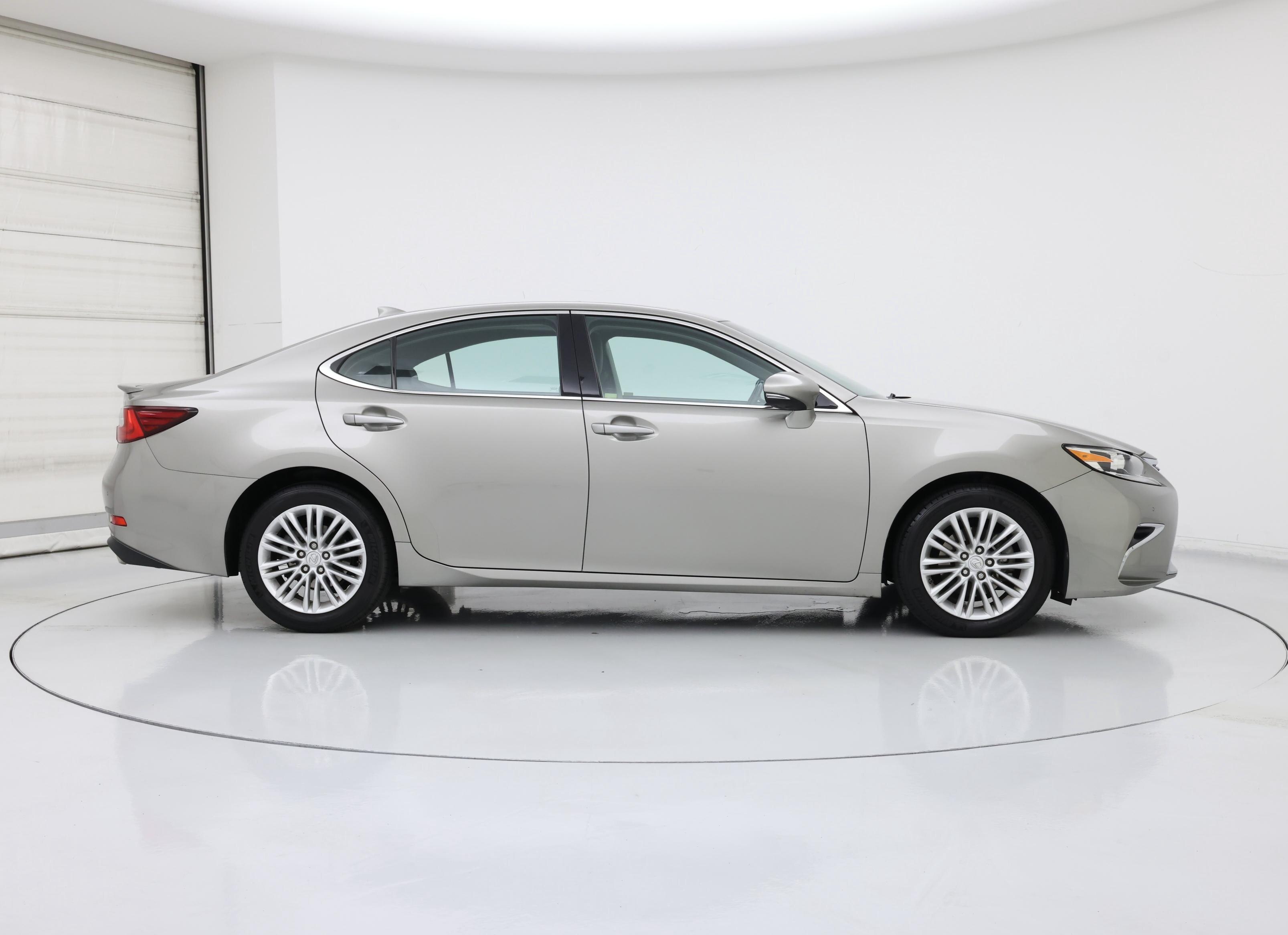 Thumbnail: 2016 Lexus ES - 7