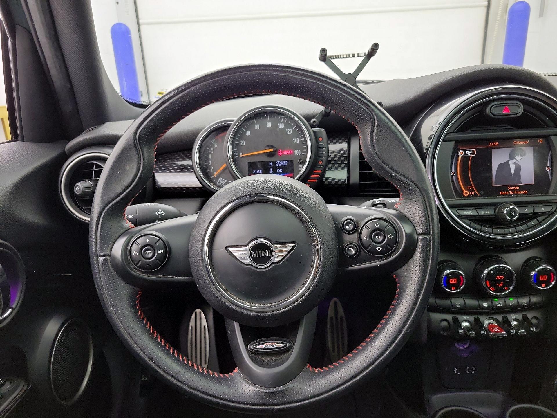 Thumbnail: 2015 MINI Cooper Hardtop - 10