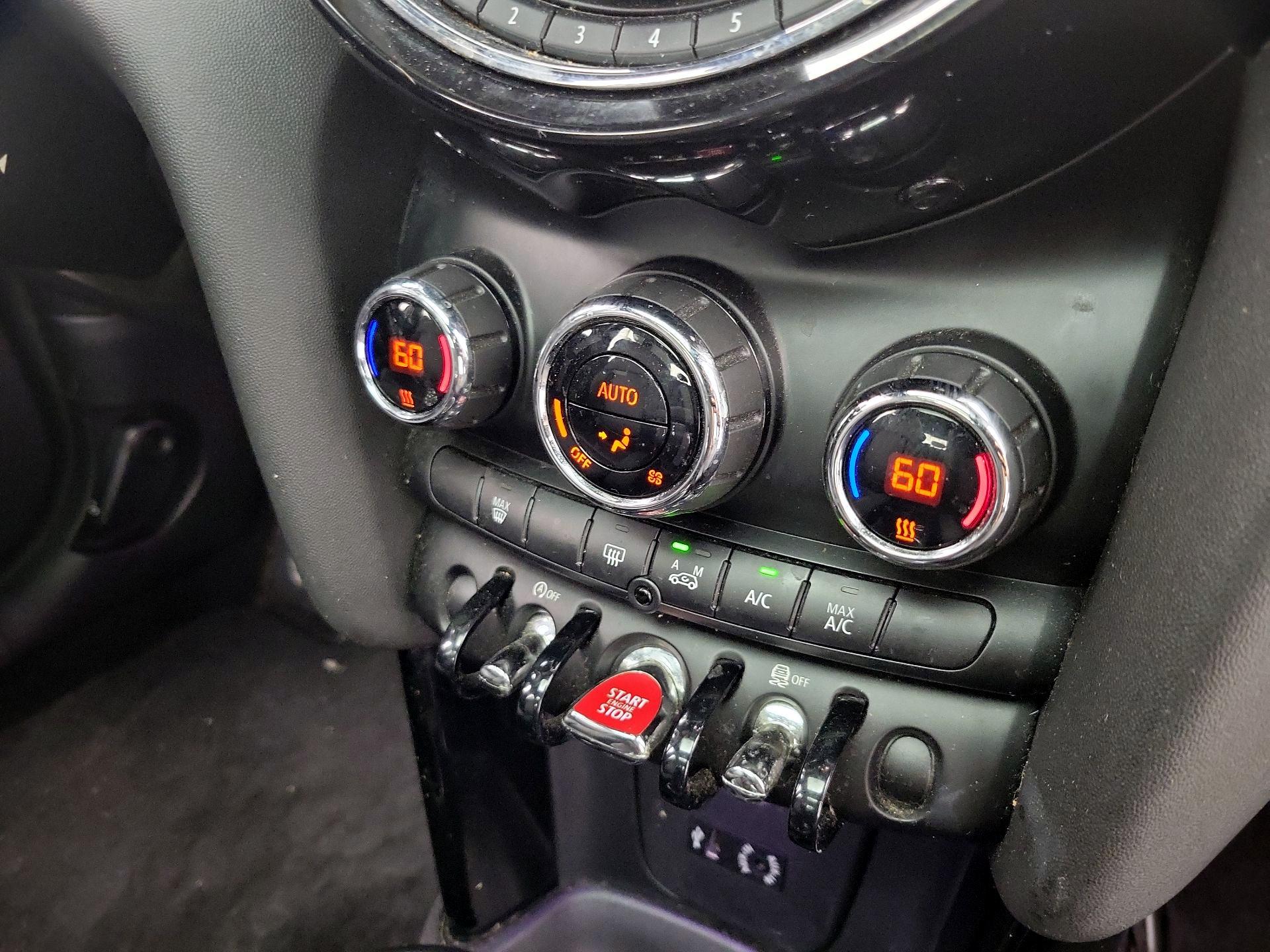 Thumbnail: 2015 MINI Cooper Hardtop - 15