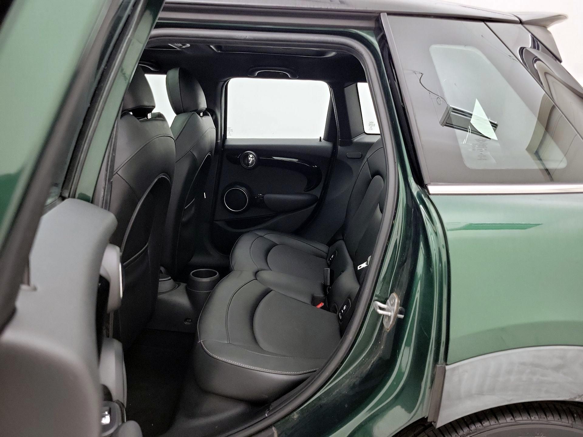 Thumbnail: 2015 MINI Cooper Hardtop - 19