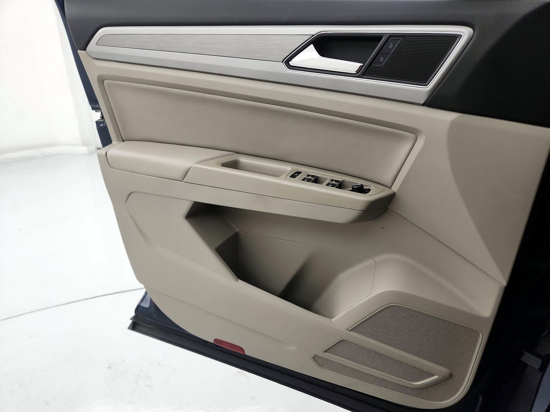 Thumbnail: 2018 Volkswagen Atlas - 12