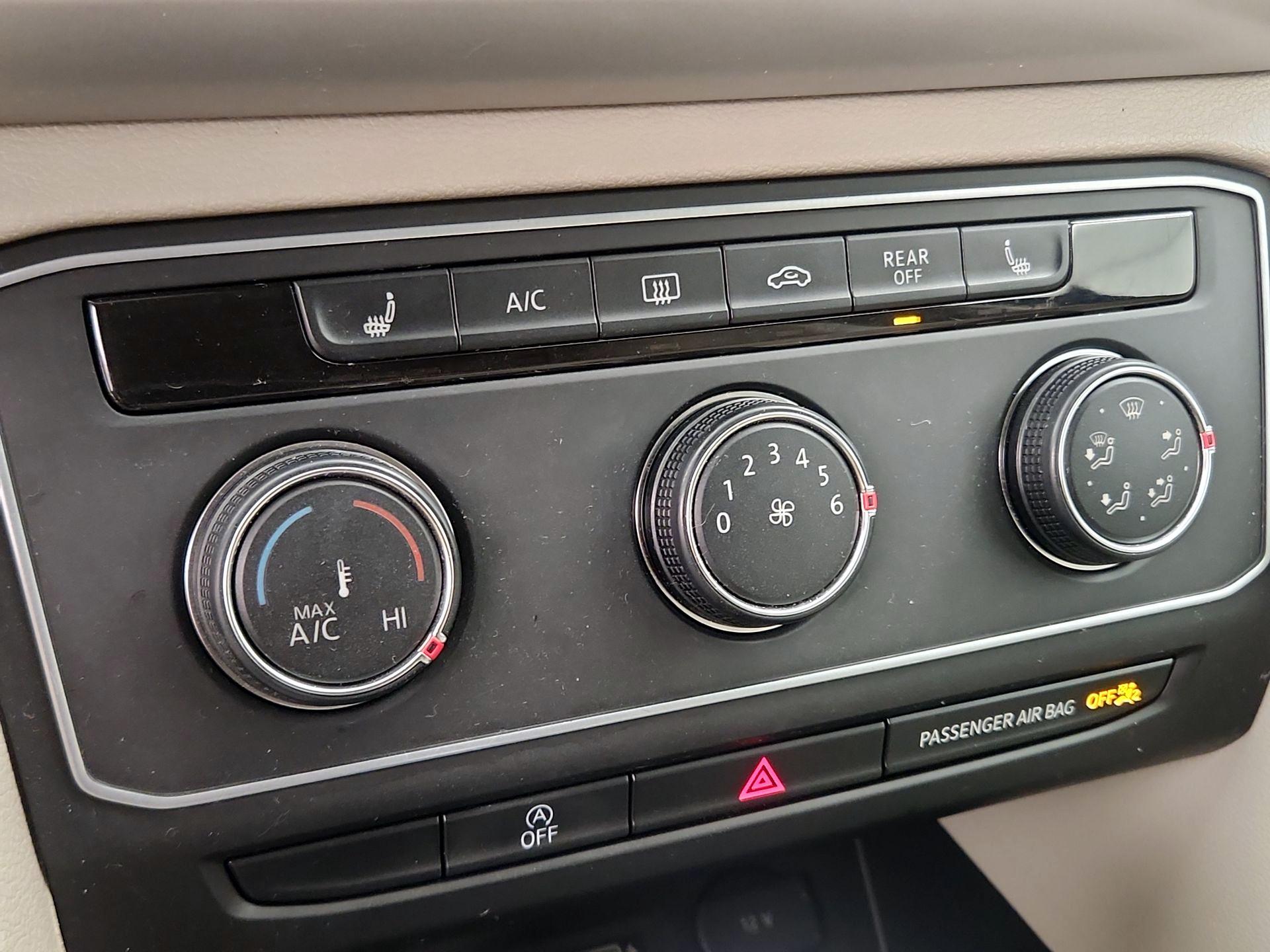 Thumbnail: 2018 Volkswagen Atlas - 16