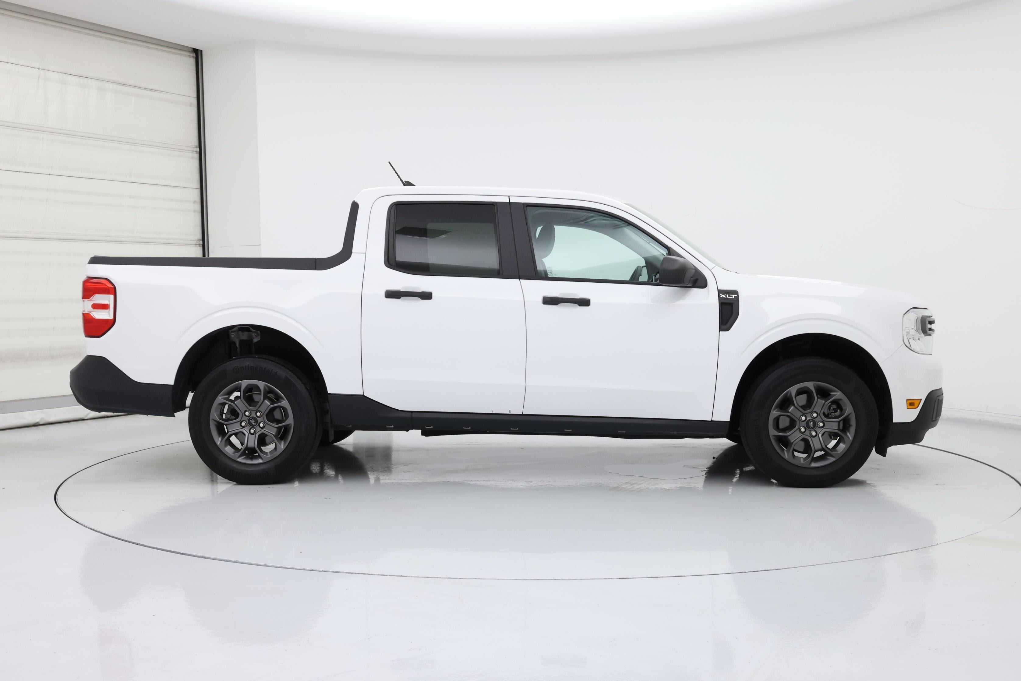 Thumbnail: 2022 Ford Maverick - 7