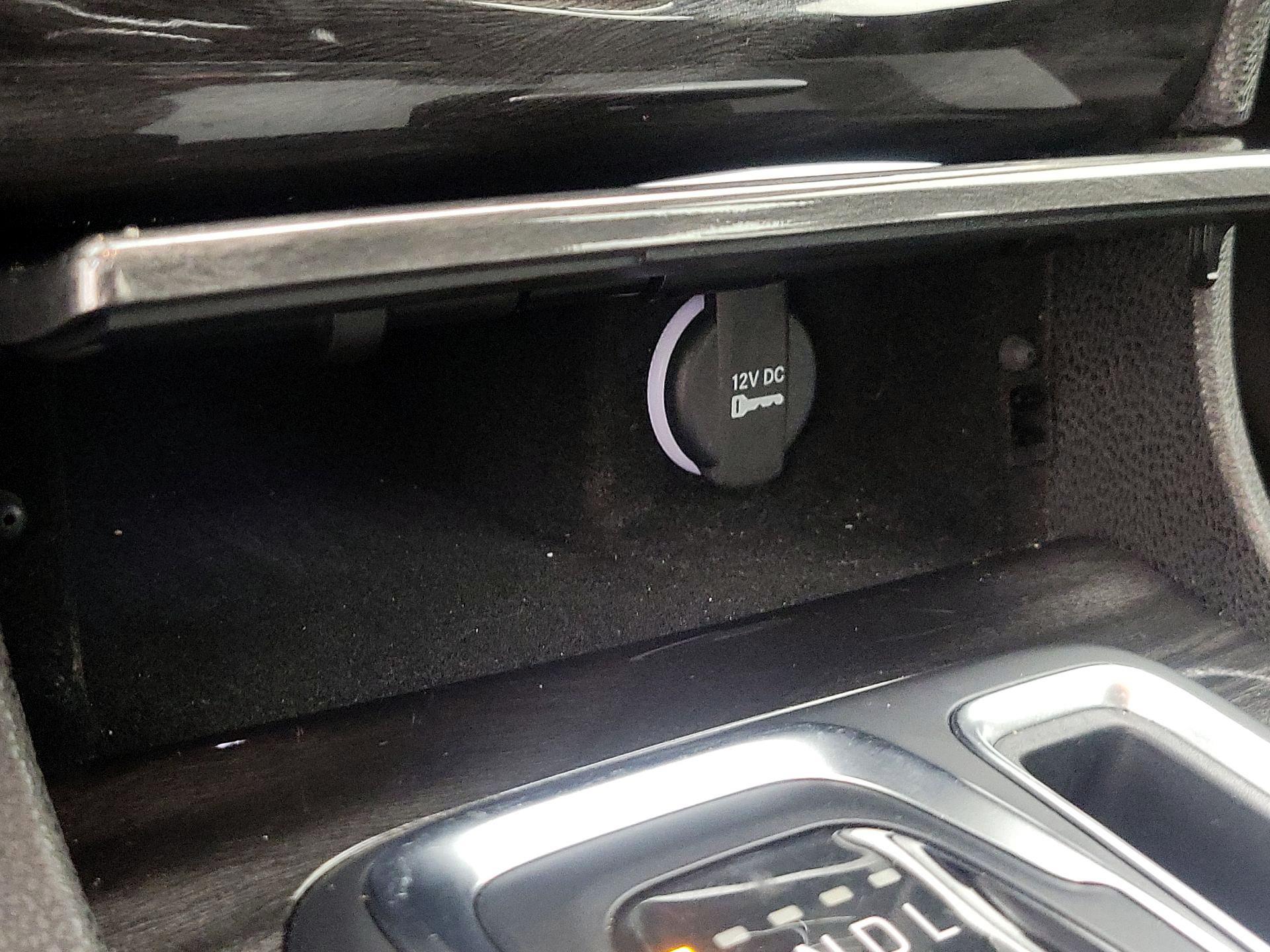 Thumbnail: 2022 Chrysler 300 - 18