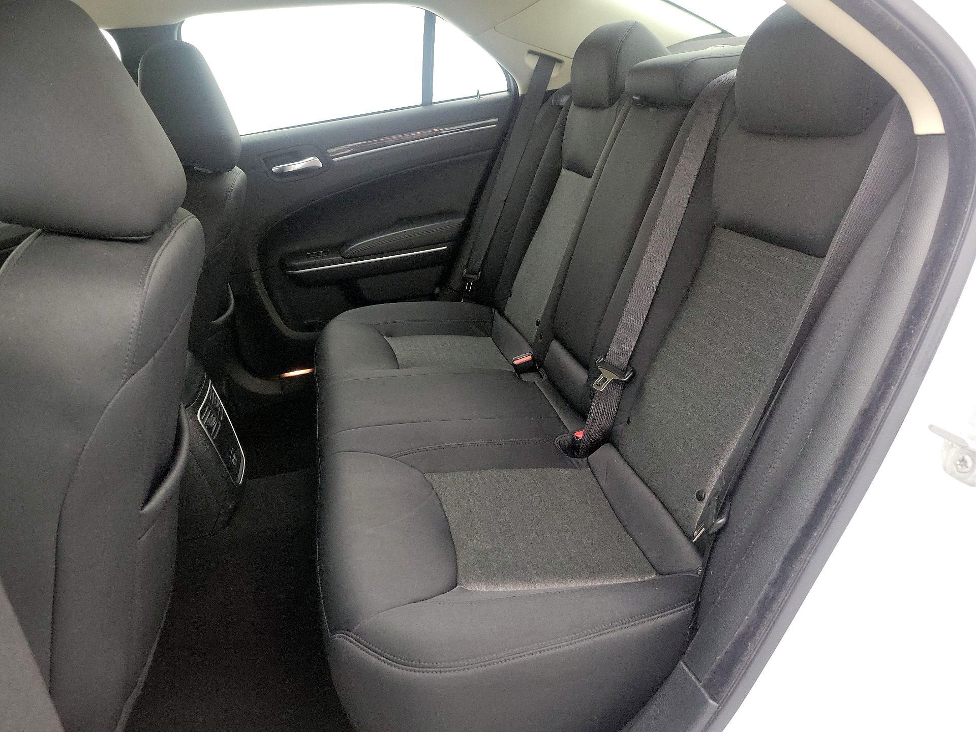 Thumbnail: 2022 Chrysler 300 - 19