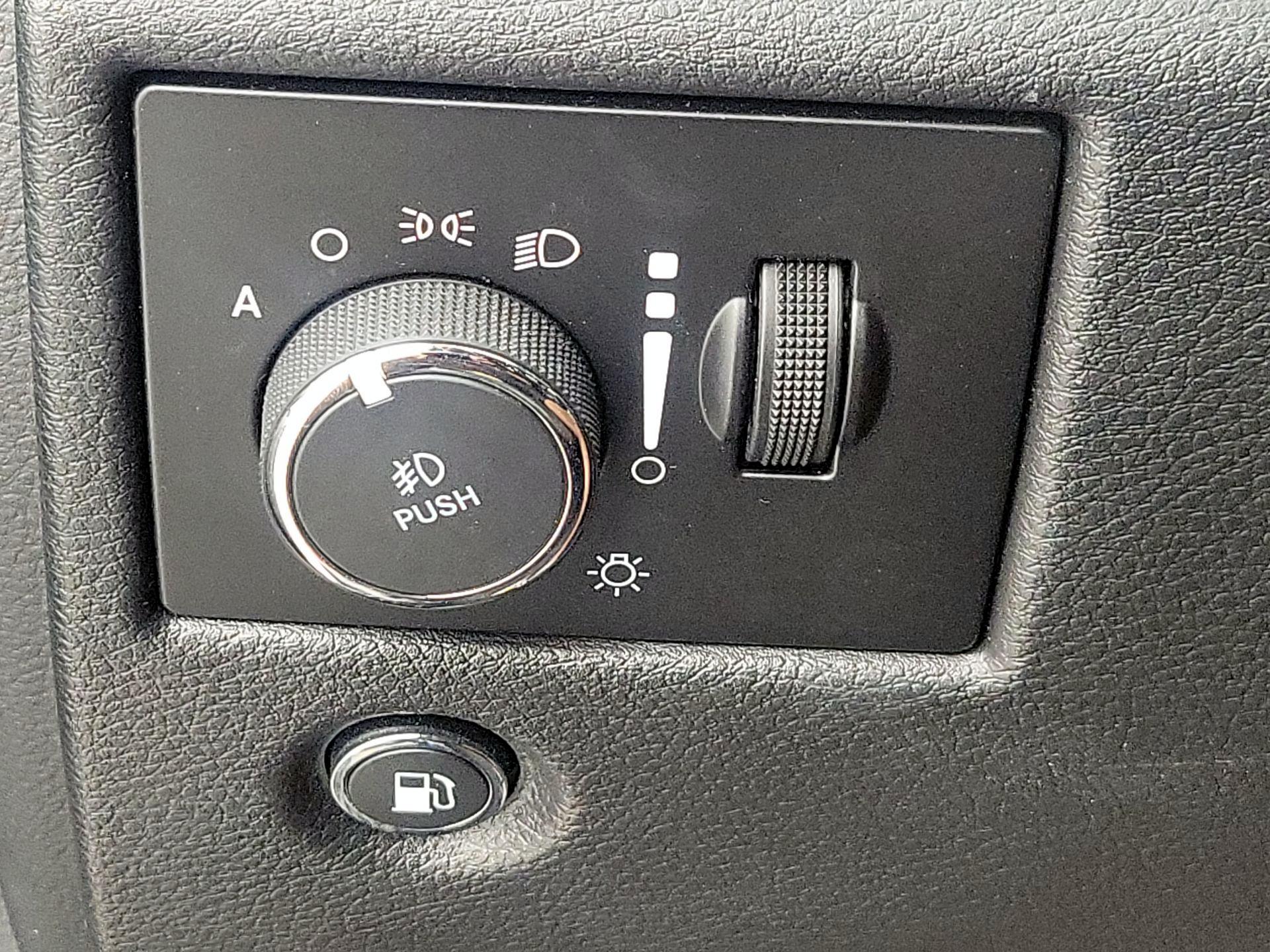 Thumbnail: 2020 Jeep Grand Cherokee - 13