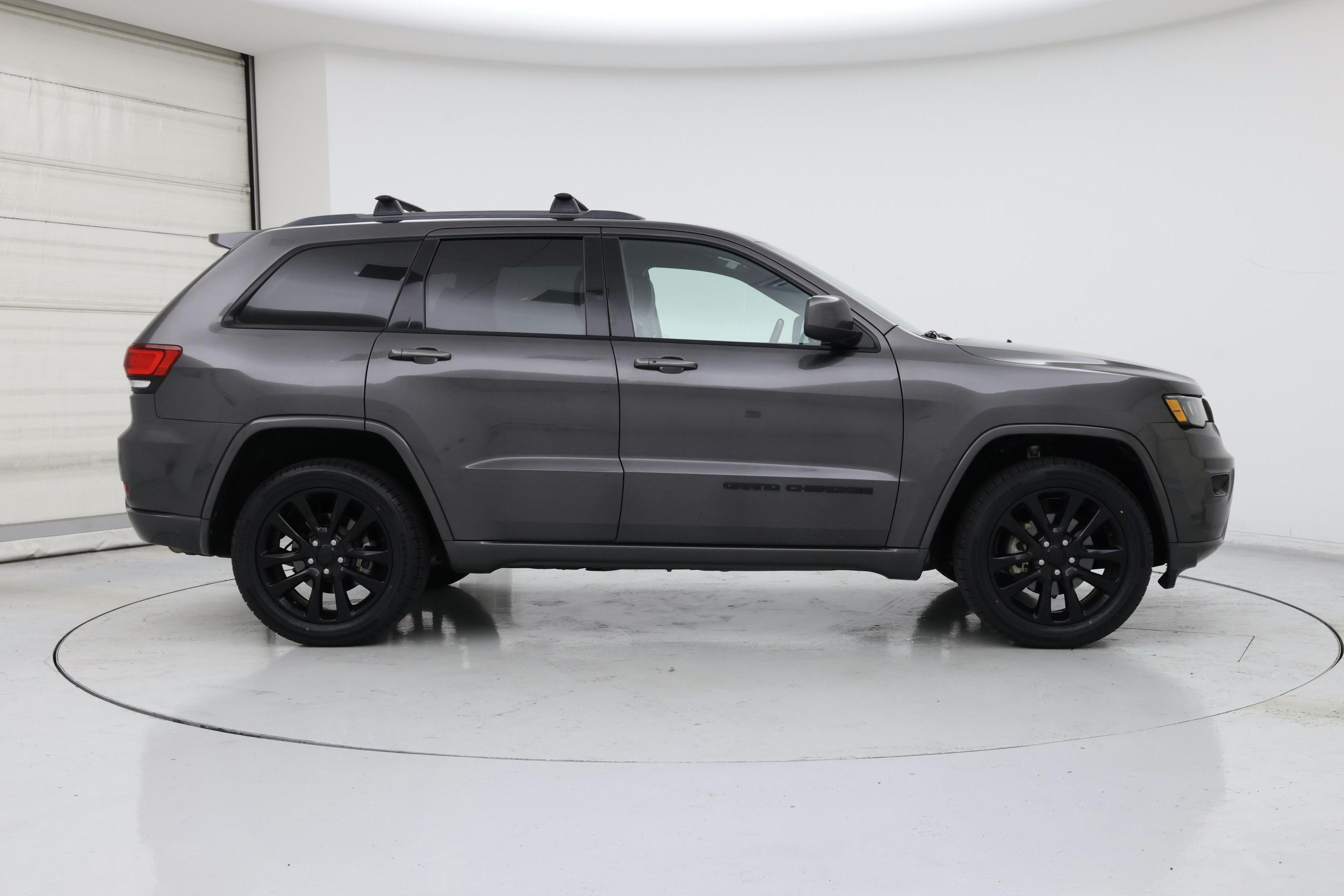 Thumbnail: 2020 Jeep Grand Cherokee - 7