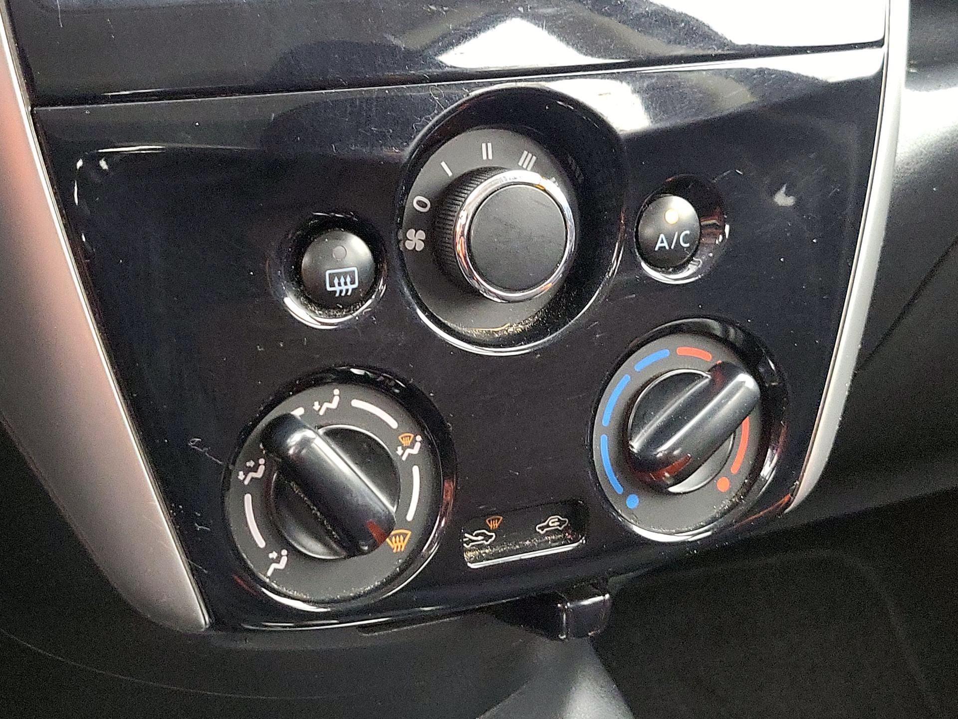 Thumbnail: 2018 Nissan Versa Note - 16