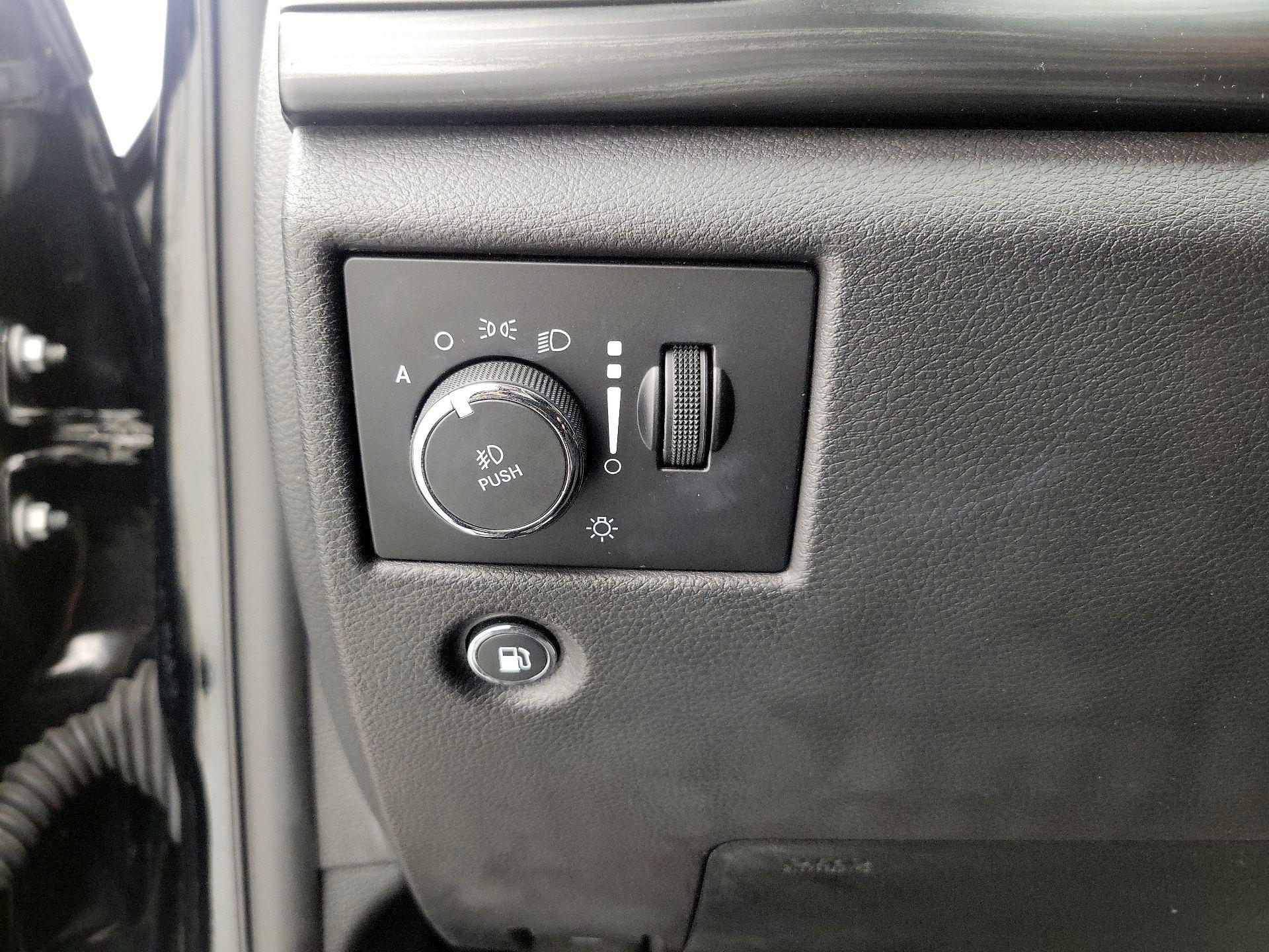 Thumbnail: 2020 Jeep Grand Cherokee - 13