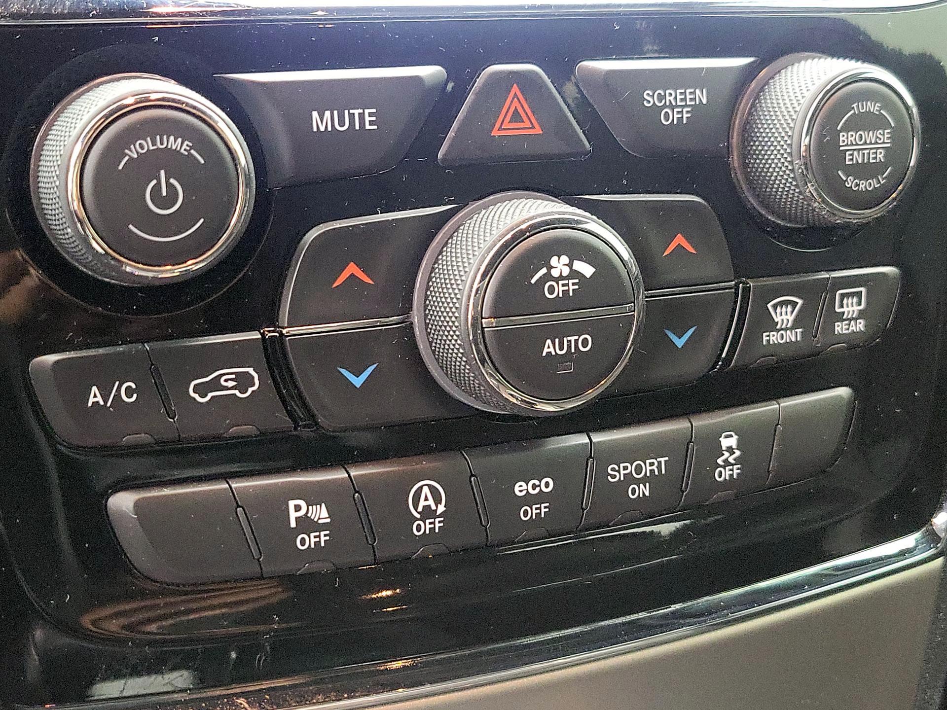 Thumbnail: 2020 Jeep Grand Cherokee - 17