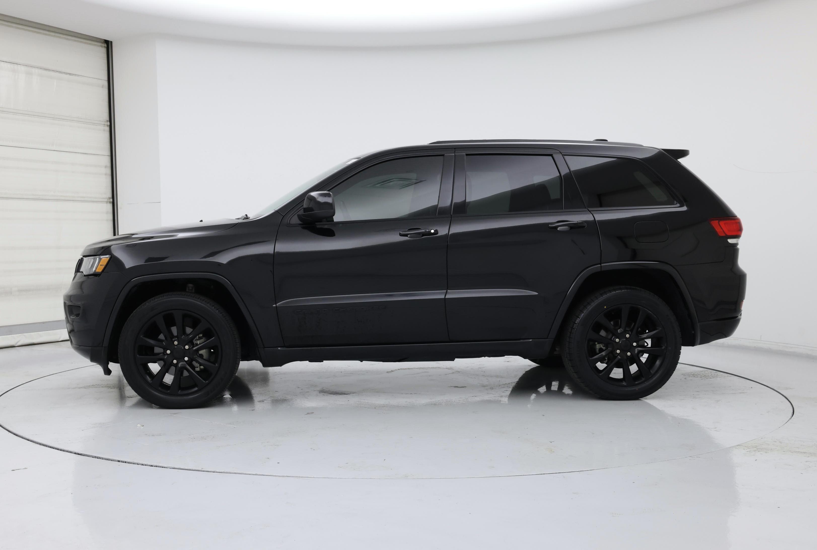Thumbnail: 2020 Jeep Grand Cherokee - 3