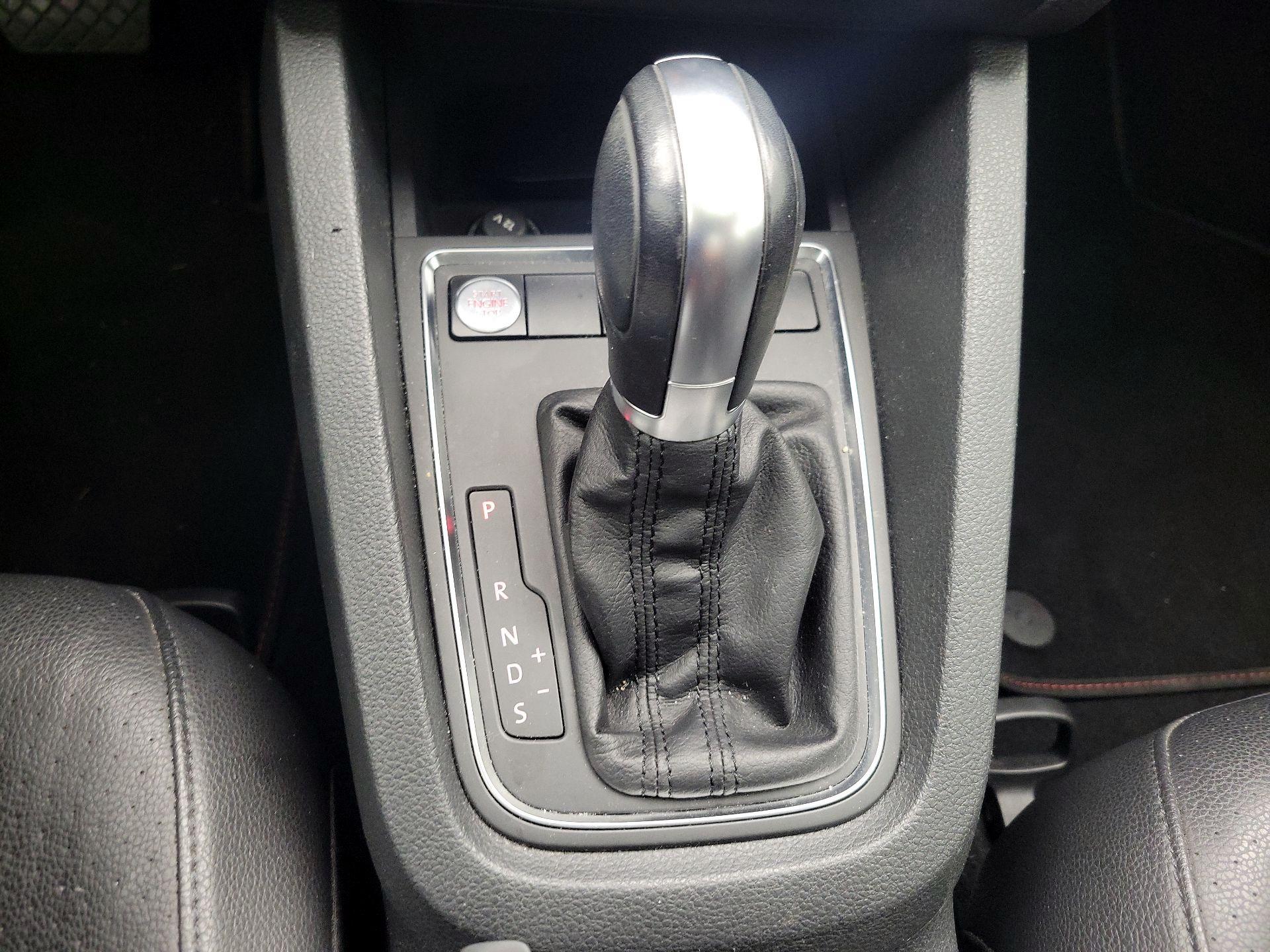 Thumbnail: 2018 Volkswagen Jetta - 17