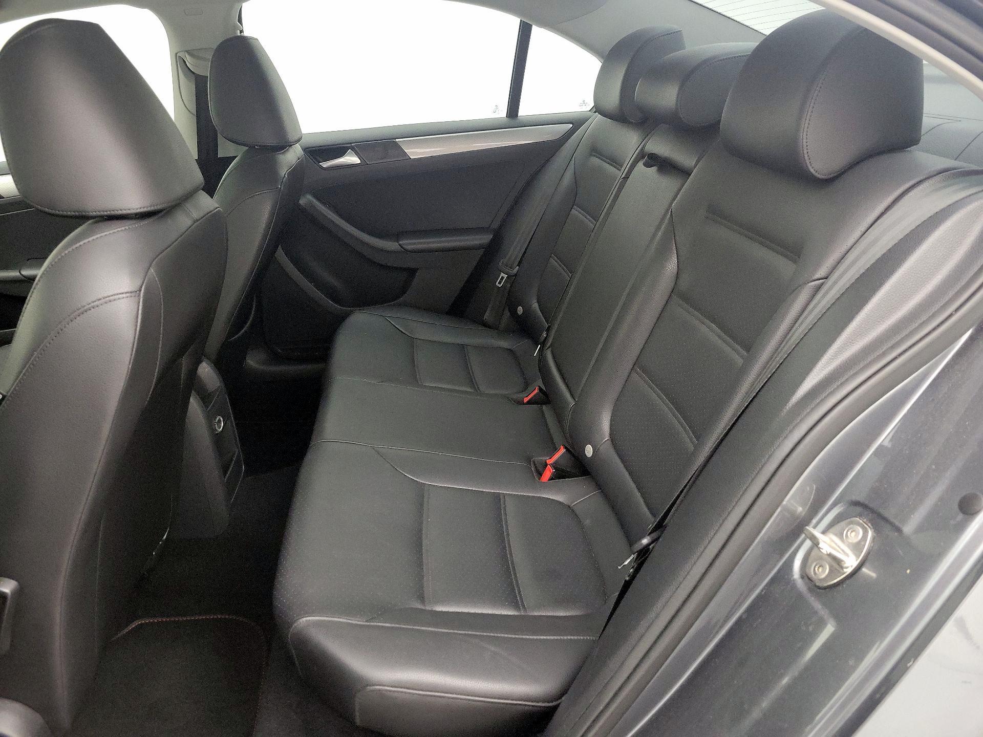 Thumbnail: 2018 Volkswagen Jetta - 19