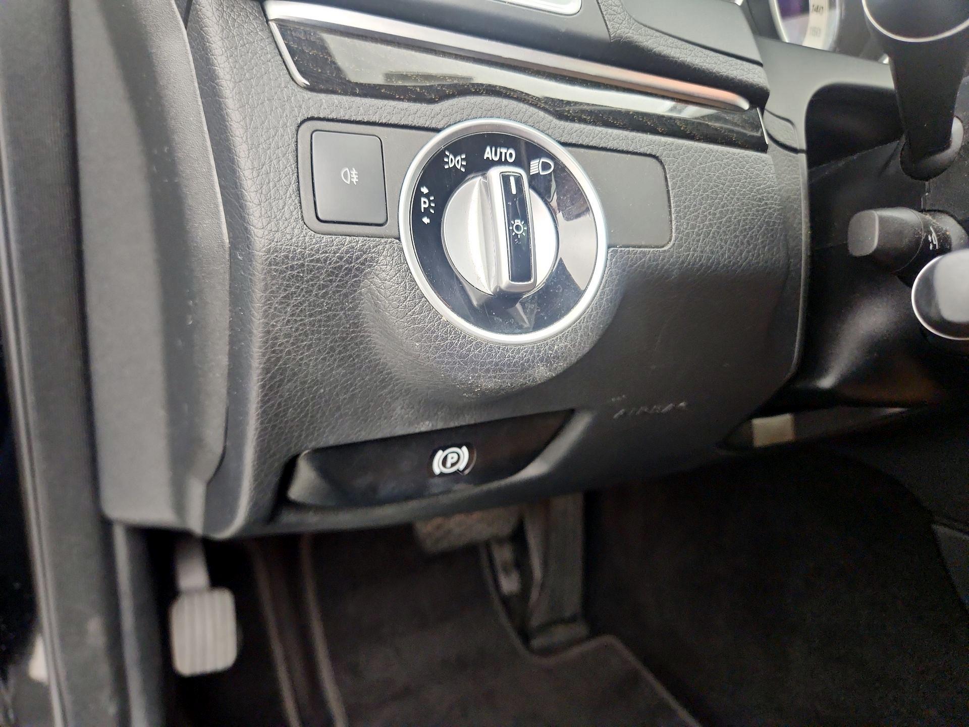 Thumbnail: 2017 Mercedes-Benz E-Class - 13