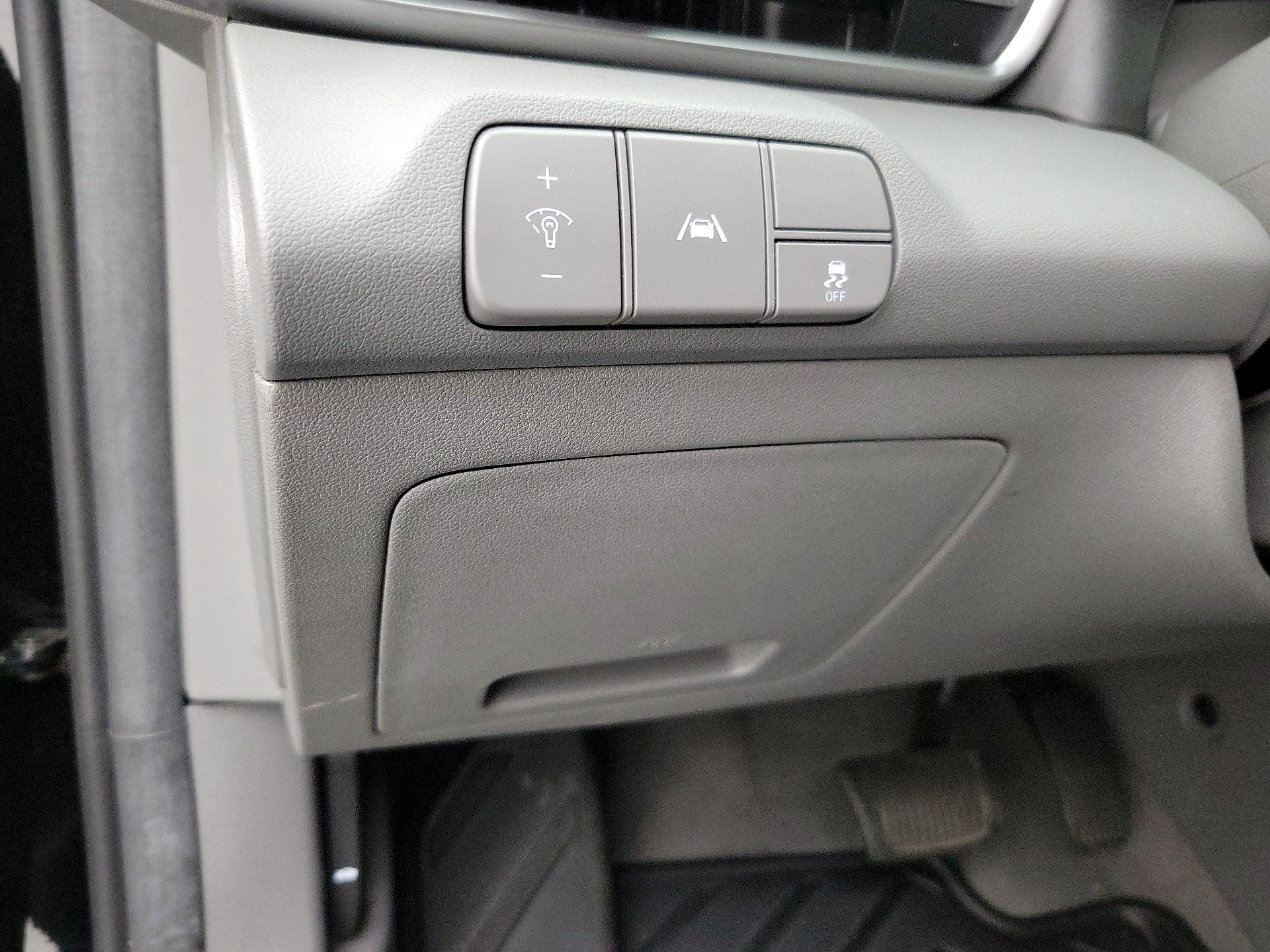 Thumbnail: 2022 Hyundai Elantra - 13