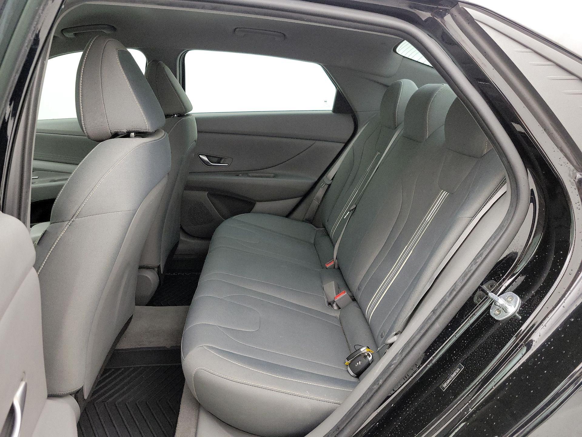 Thumbnail: 2022 Hyundai Elantra - 19