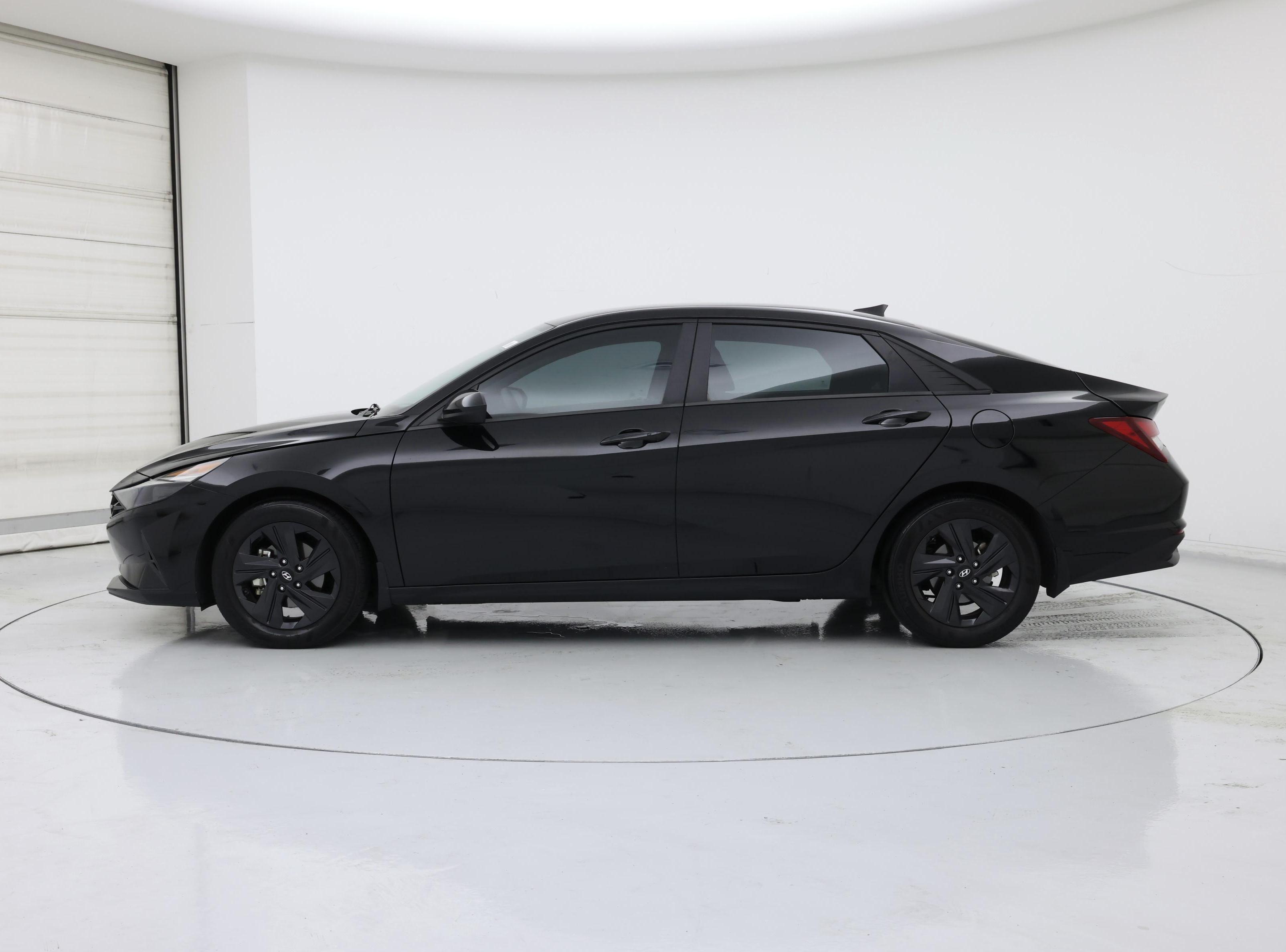 Thumbnail: 2022 Hyundai Elantra - 3