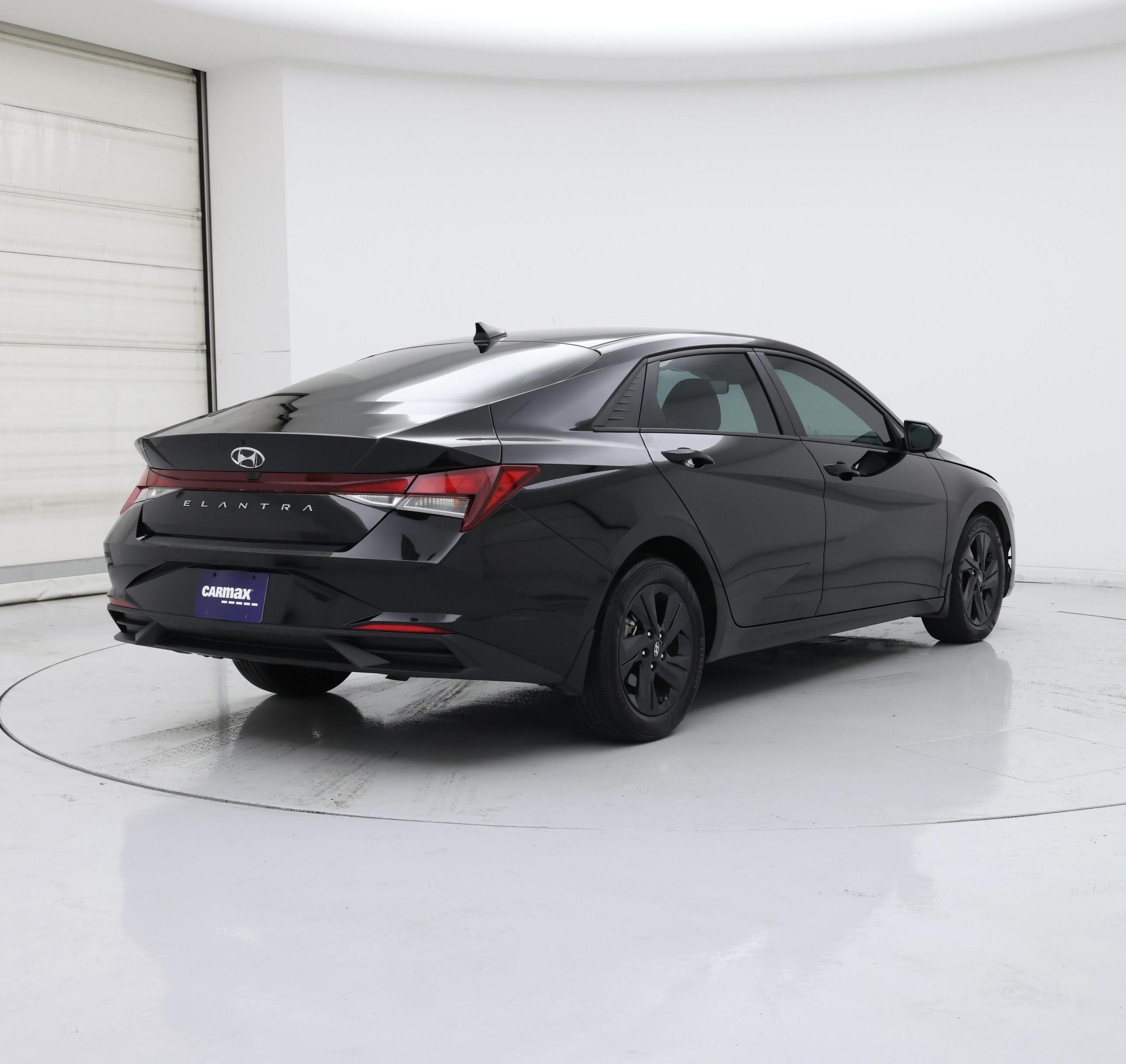 Thumbnail: 2022 Hyundai Elantra - 8