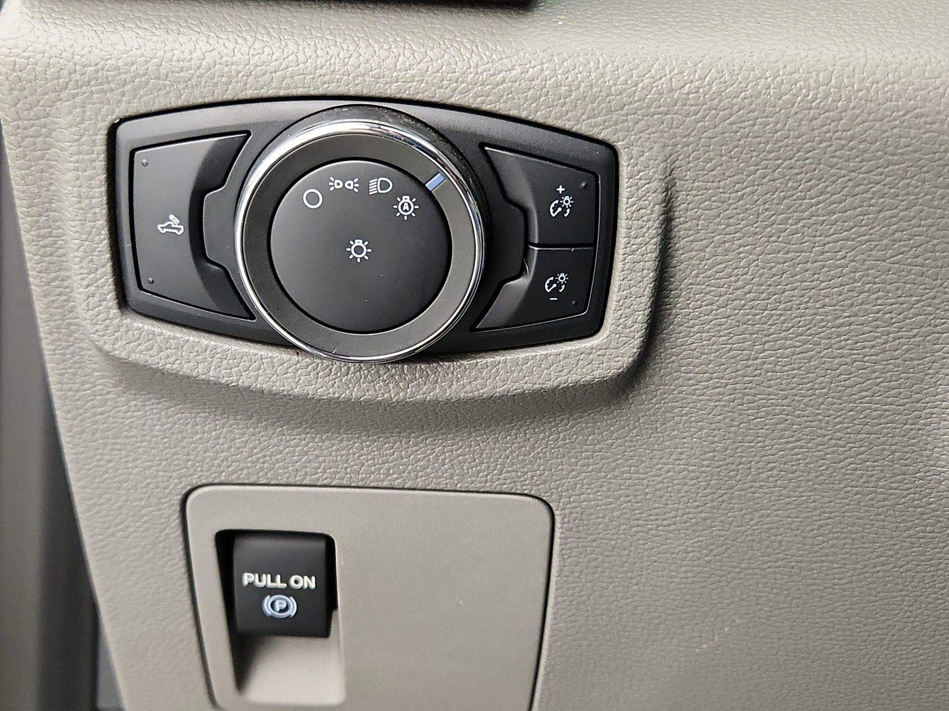 Thumbnail: 2015 Ford F-150 - 13