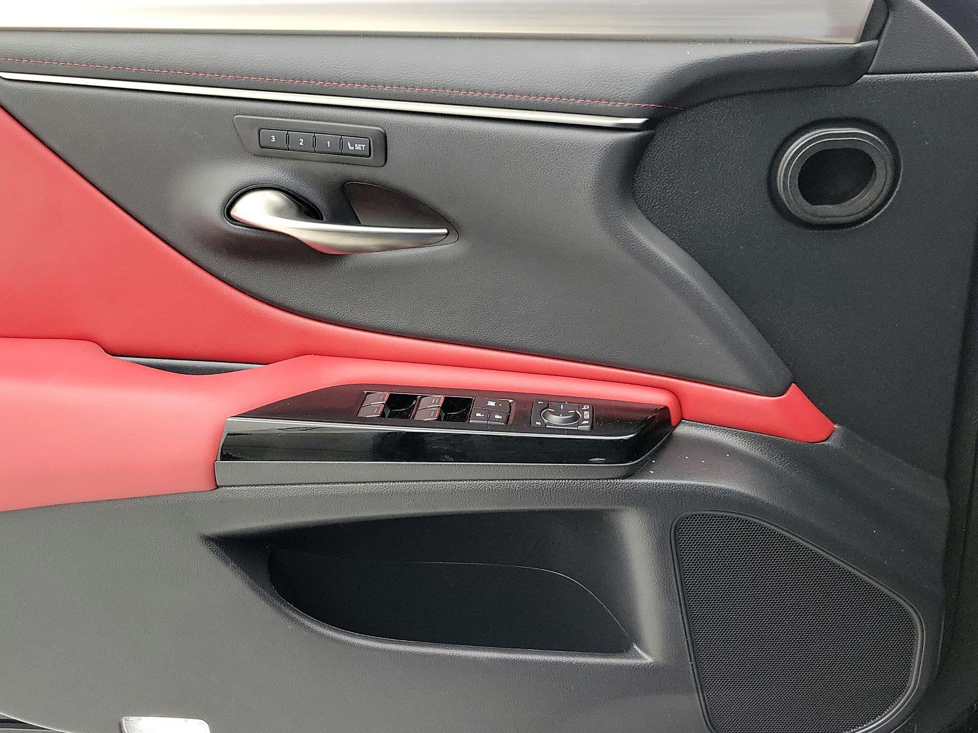 Thumbnail: 2022 Lexus ES - 12