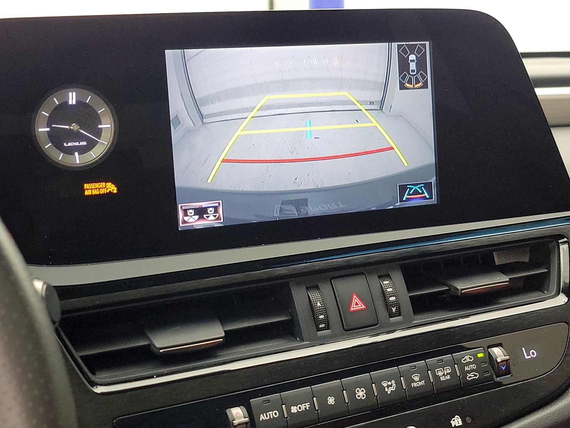 Thumbnail: 2022 Lexus ES - 14