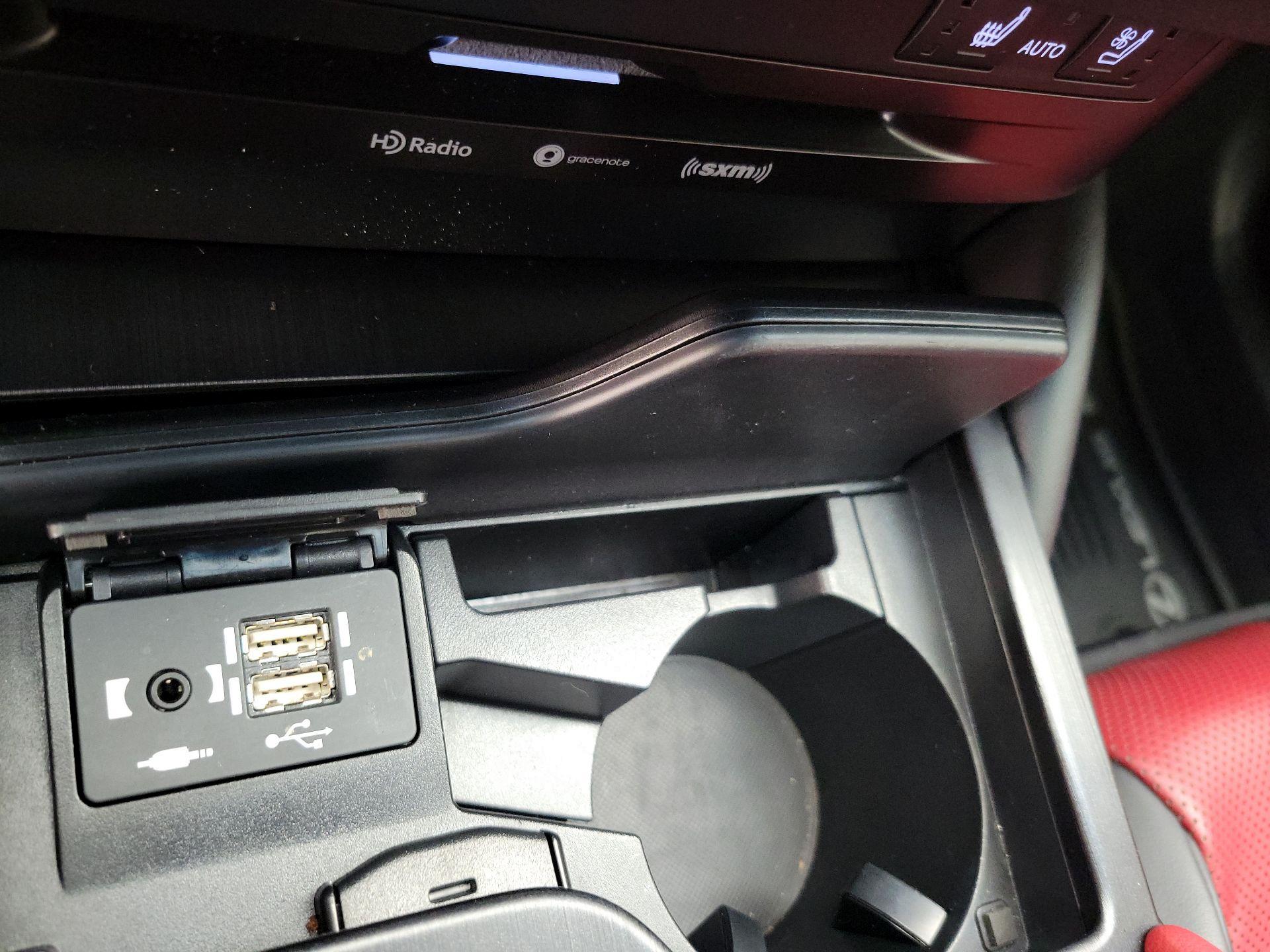 Thumbnail: 2022 Lexus ES - 18