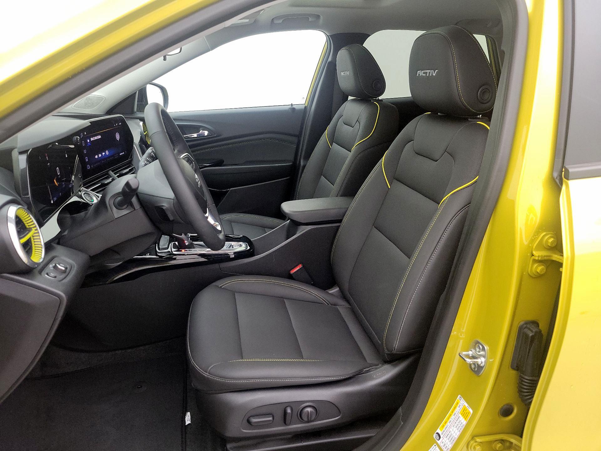 Thumbnail: 2025 Chevrolet Trax - 11