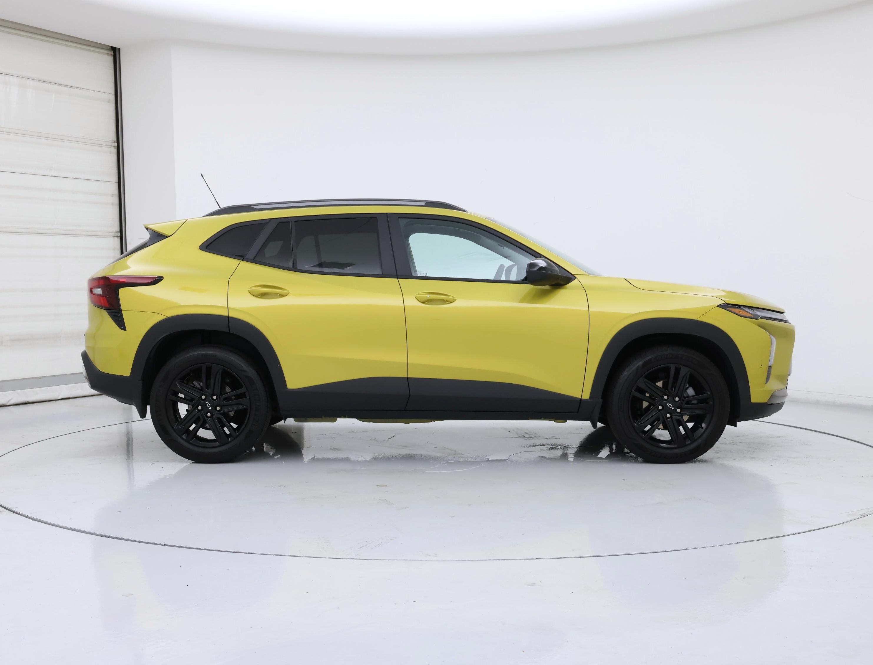 Thumbnail: 2025 Chevrolet Trax - 7